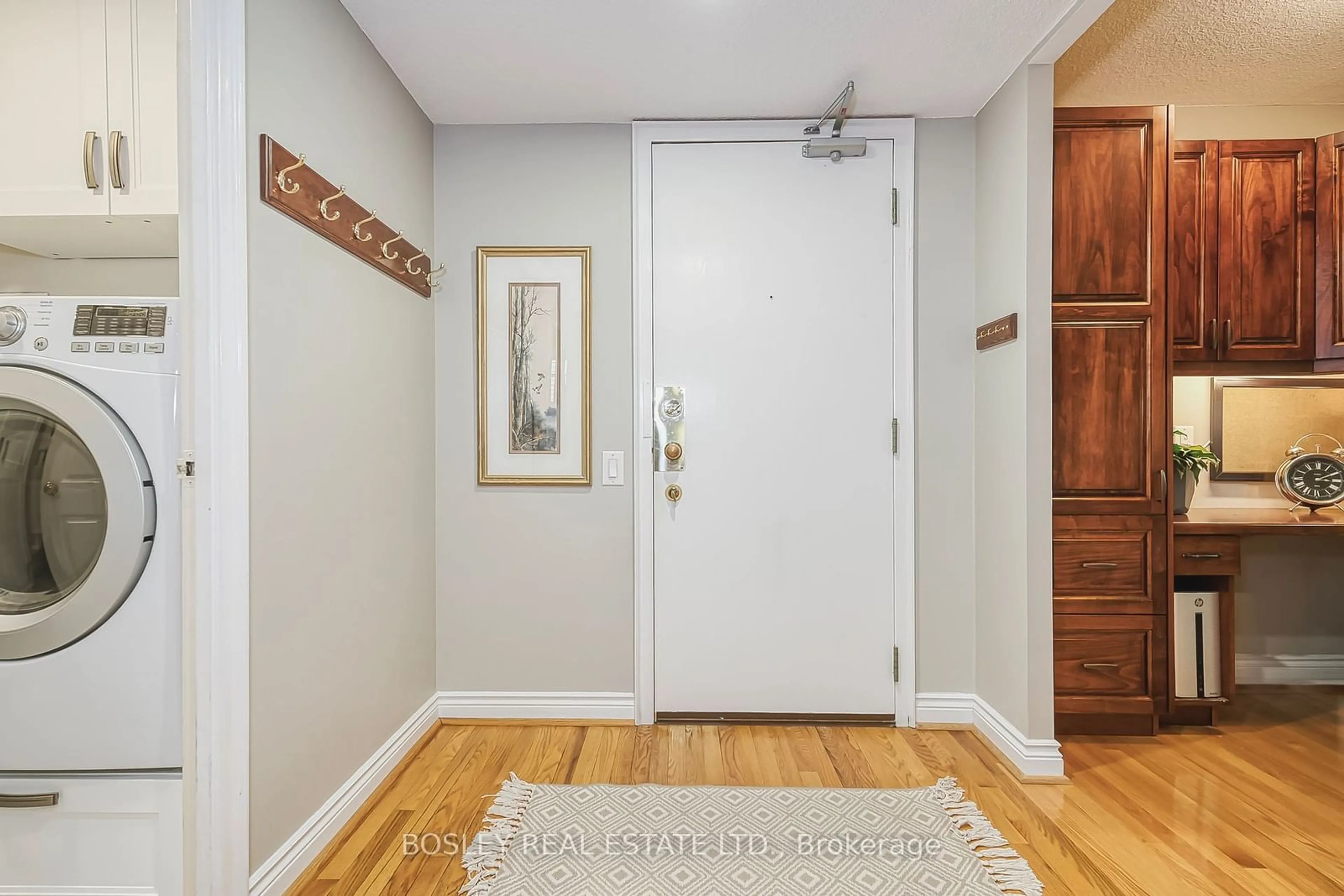 Indoor entryway for 135 George St #402, Toronto Ontario M5A 4E8