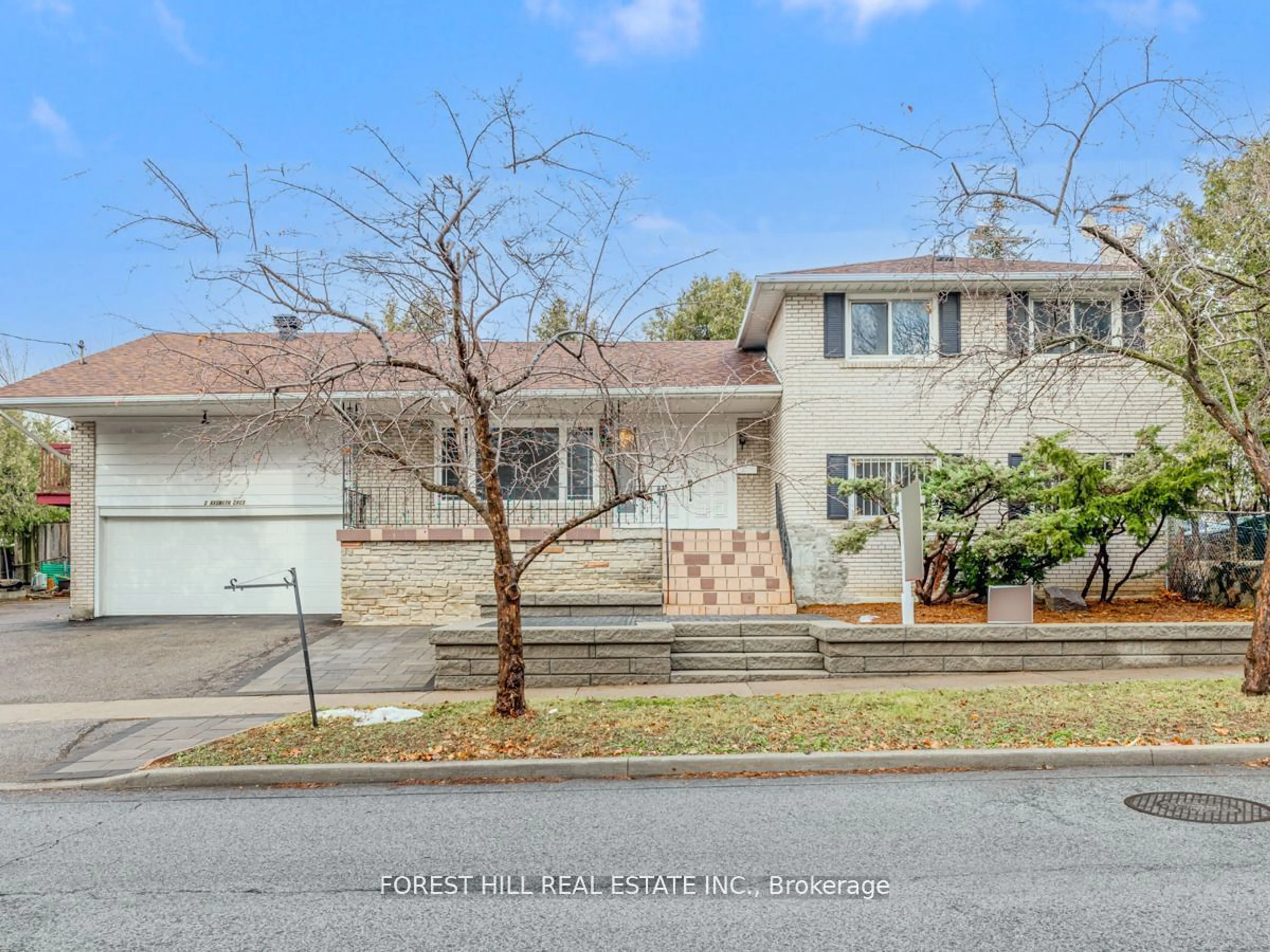 A pic from outside/outdoor area/front of a property/back of a property/a pic from drone, street for 2 Axsmith Cres, Toronto Ontario M2J 3K3