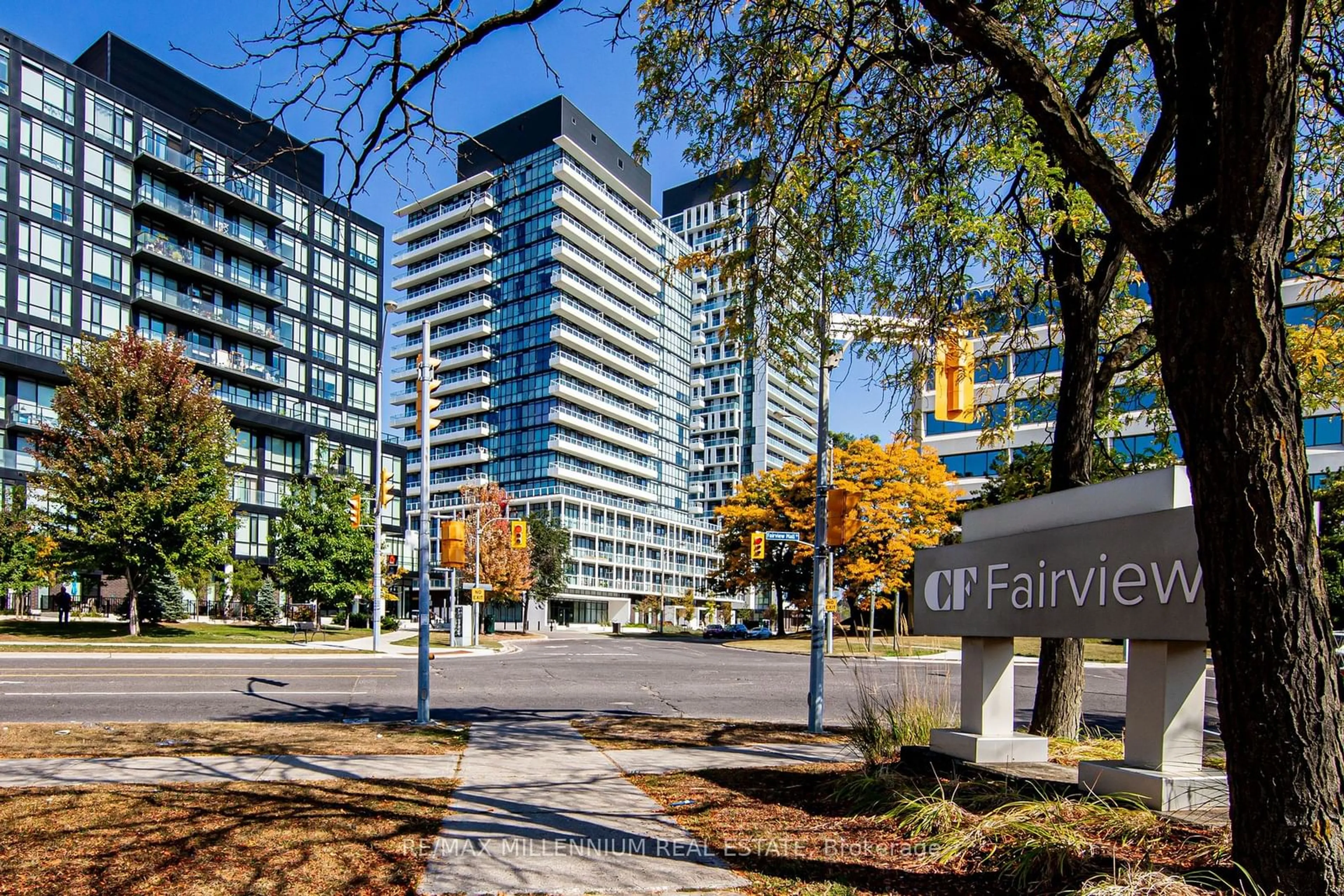 Indoor foyer for 180 Fairview Mall Dr #1203, Toronto Ontario M2J 0G4