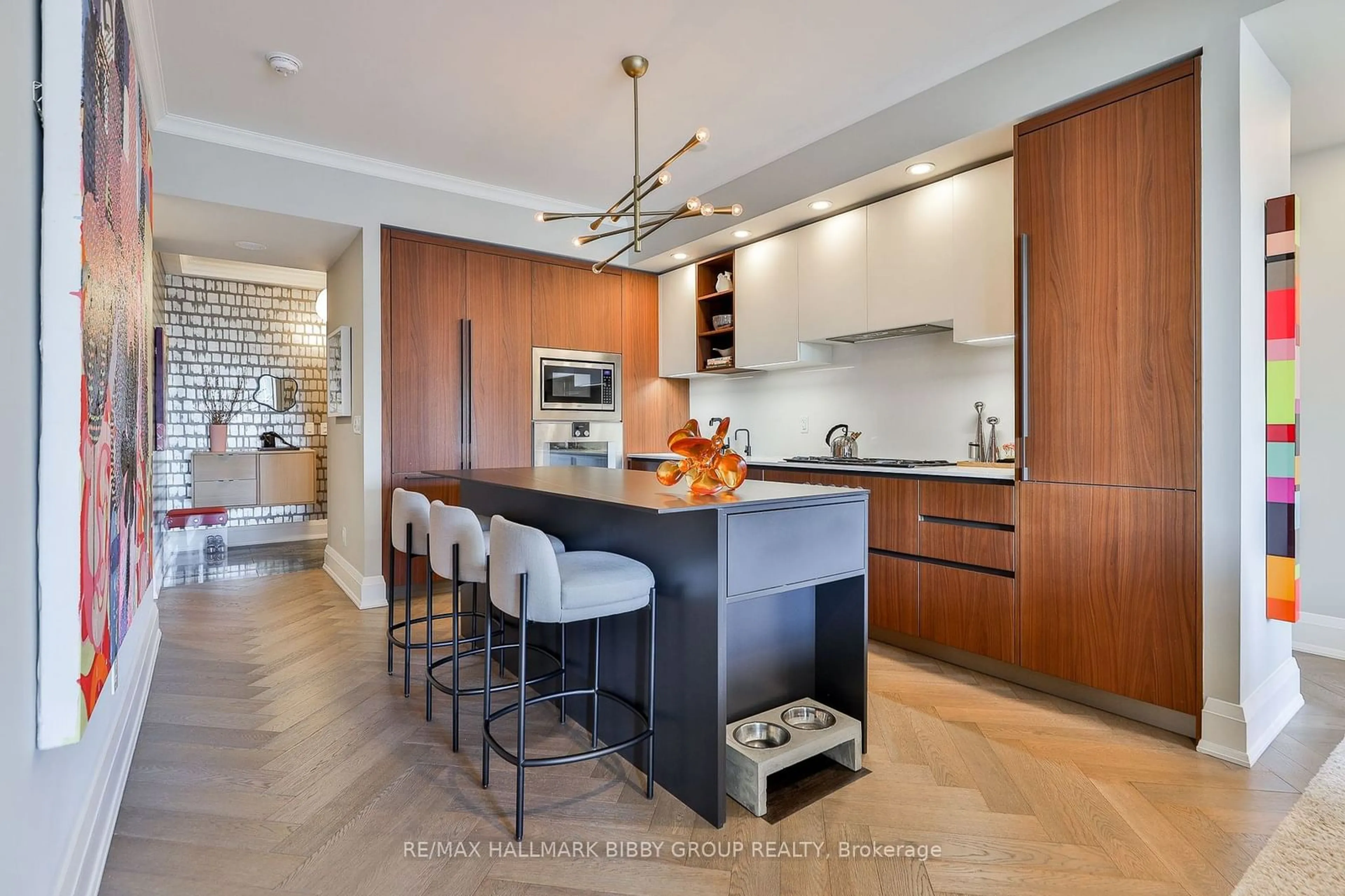 Contemporary kitchen, ceramic/tile floor for 128 Pears Ave #501, Toronto Ontario M5R 0A9