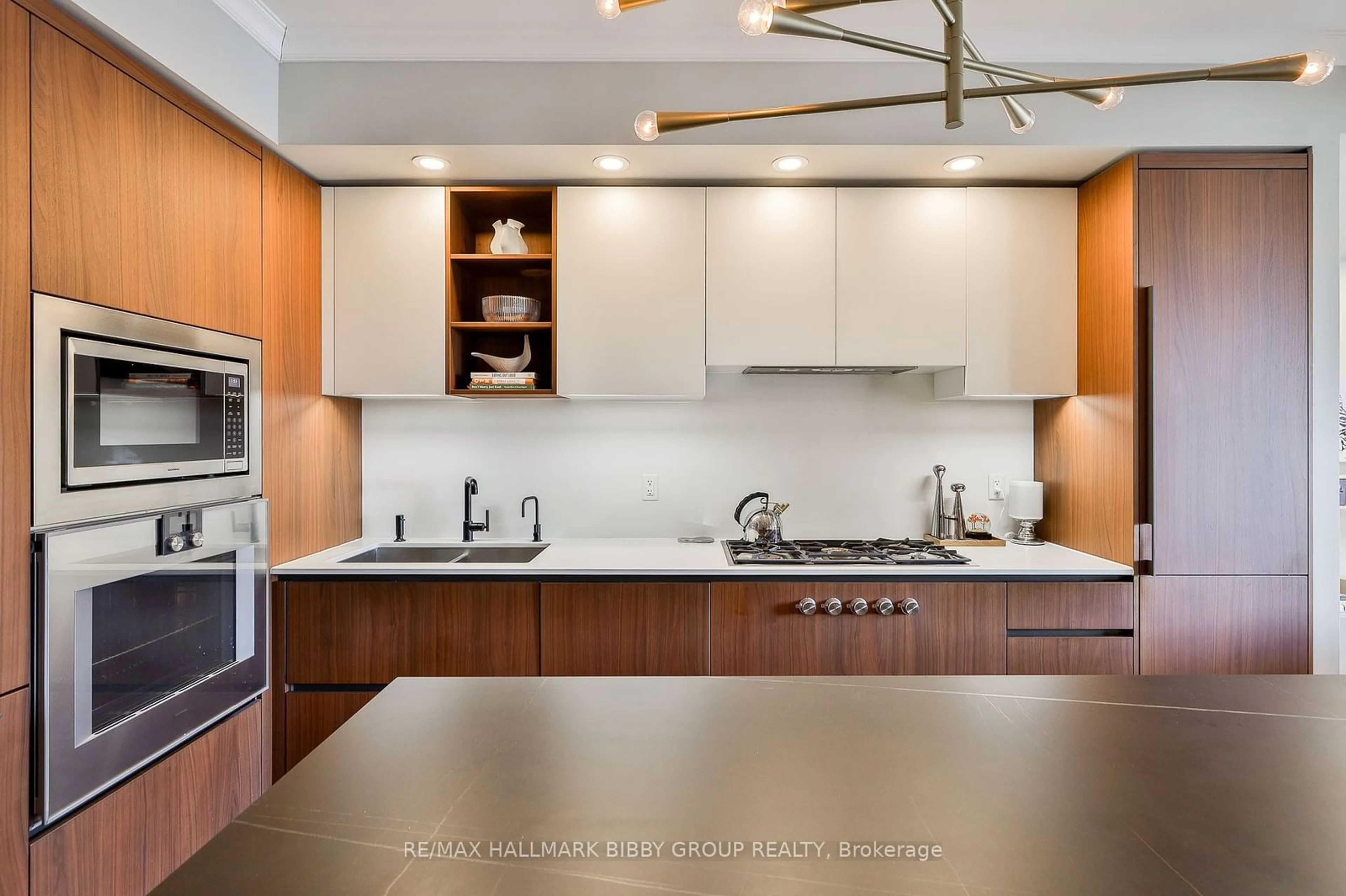 Contemporary kitchen, ceramic/tile floor for 128 Pears Ave #501, Toronto Ontario M5R 0A9