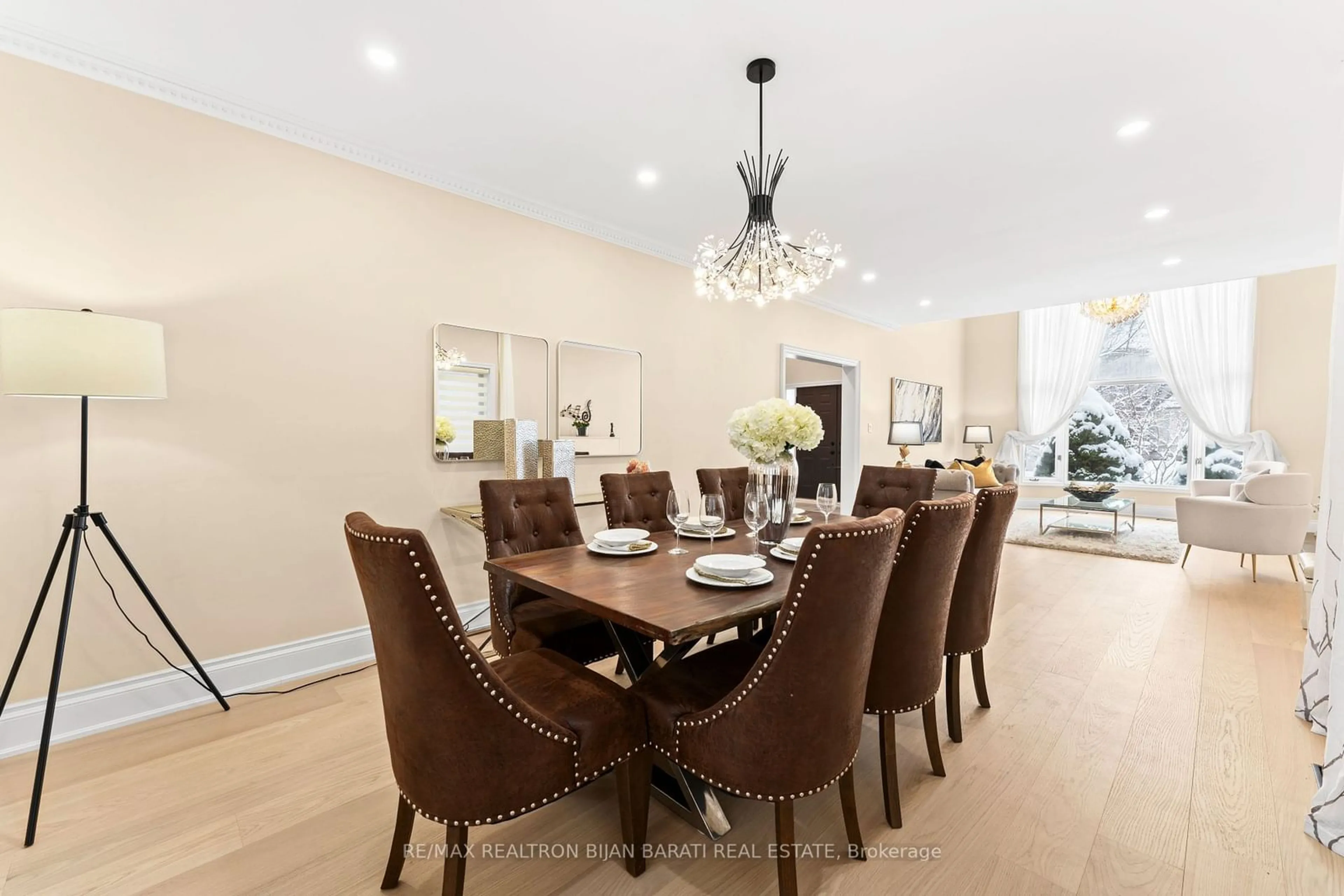 Dining room, wood/laminate floor for 188 Parkview Ave, Toronto Ontario M2N 3Y8