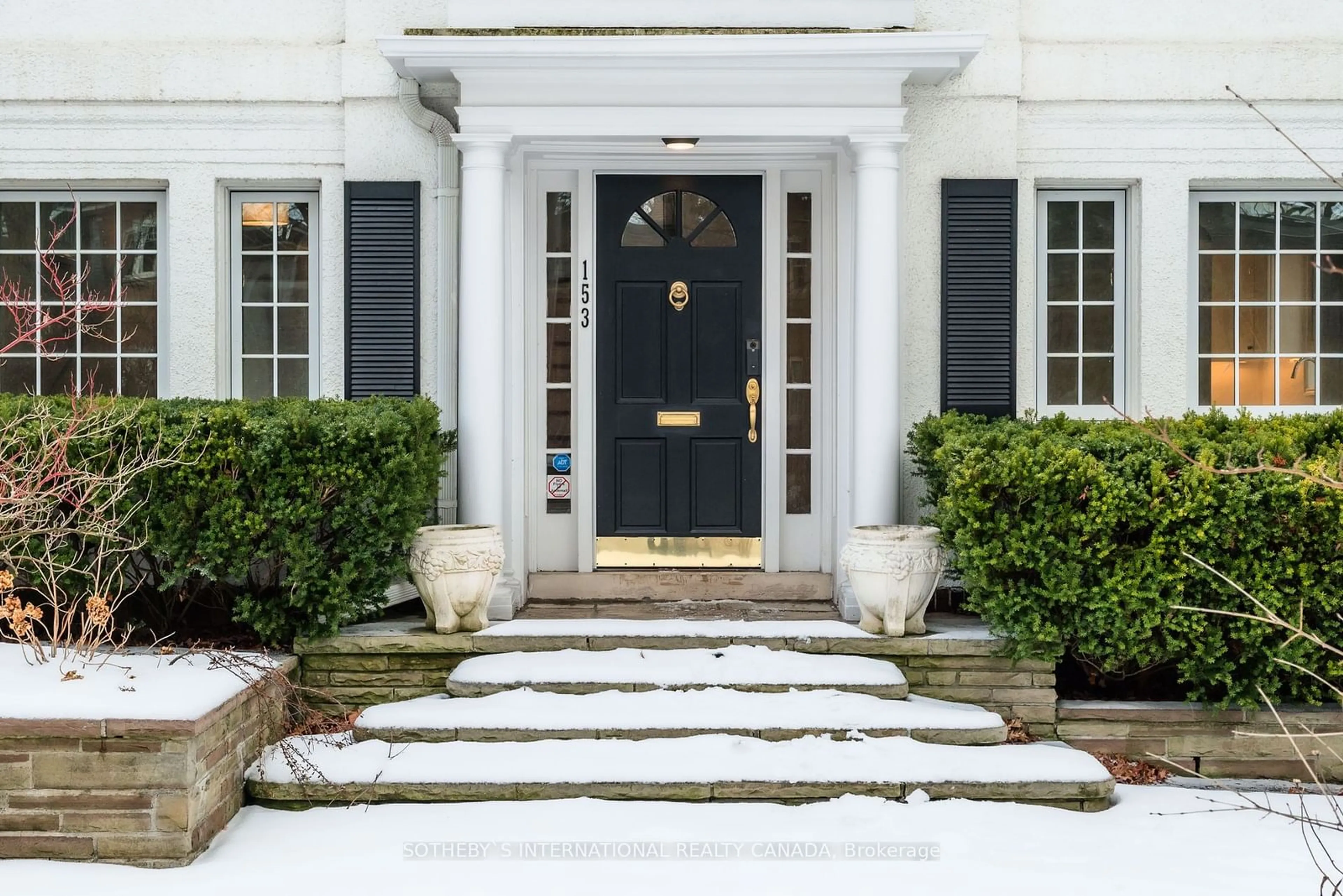 Indoor entryway for 153 Rose Park Dr, Toronto Ontario M4T 1R6