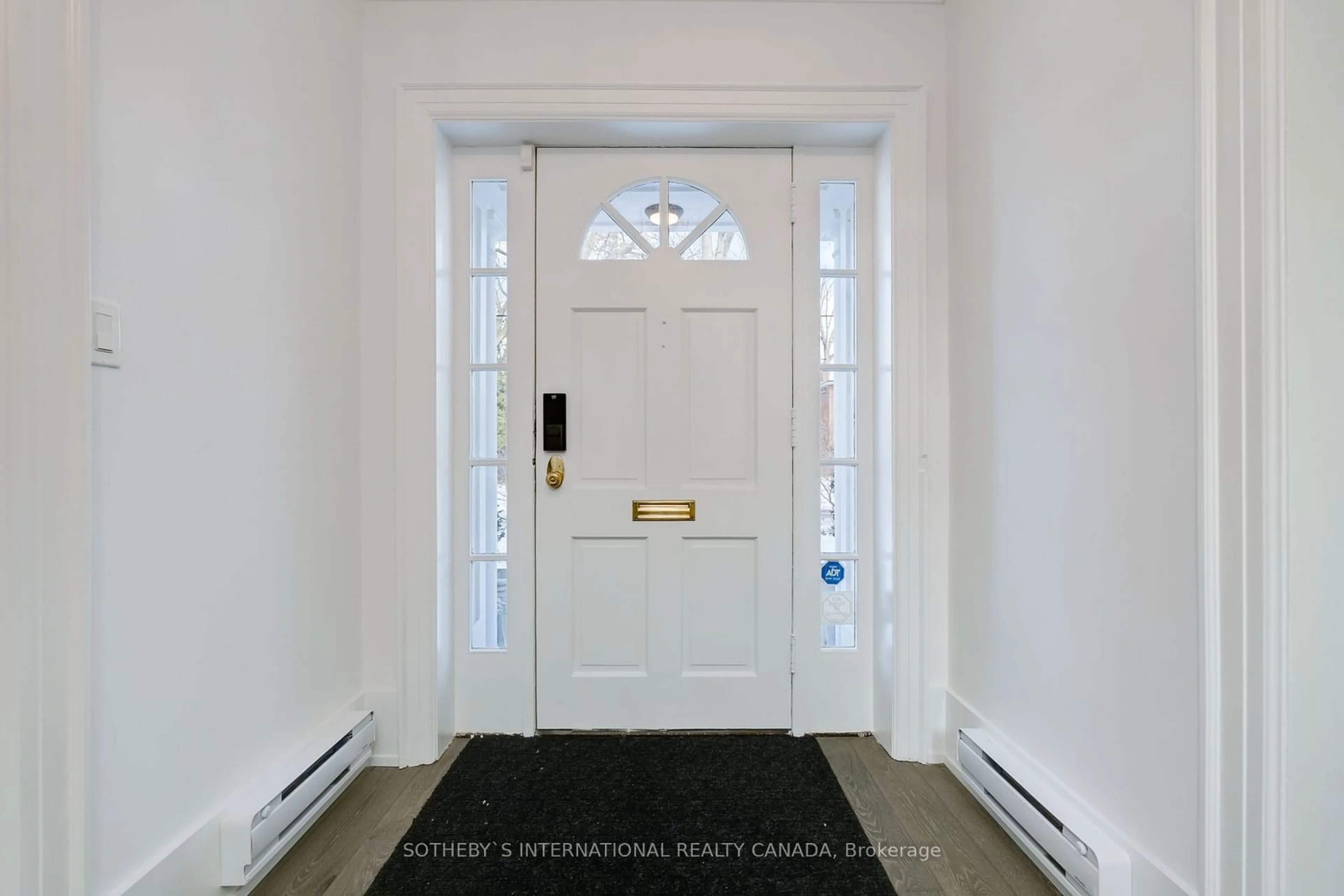 Indoor entryway for 153 Rose Park Dr, Toronto Ontario M4T 1R6