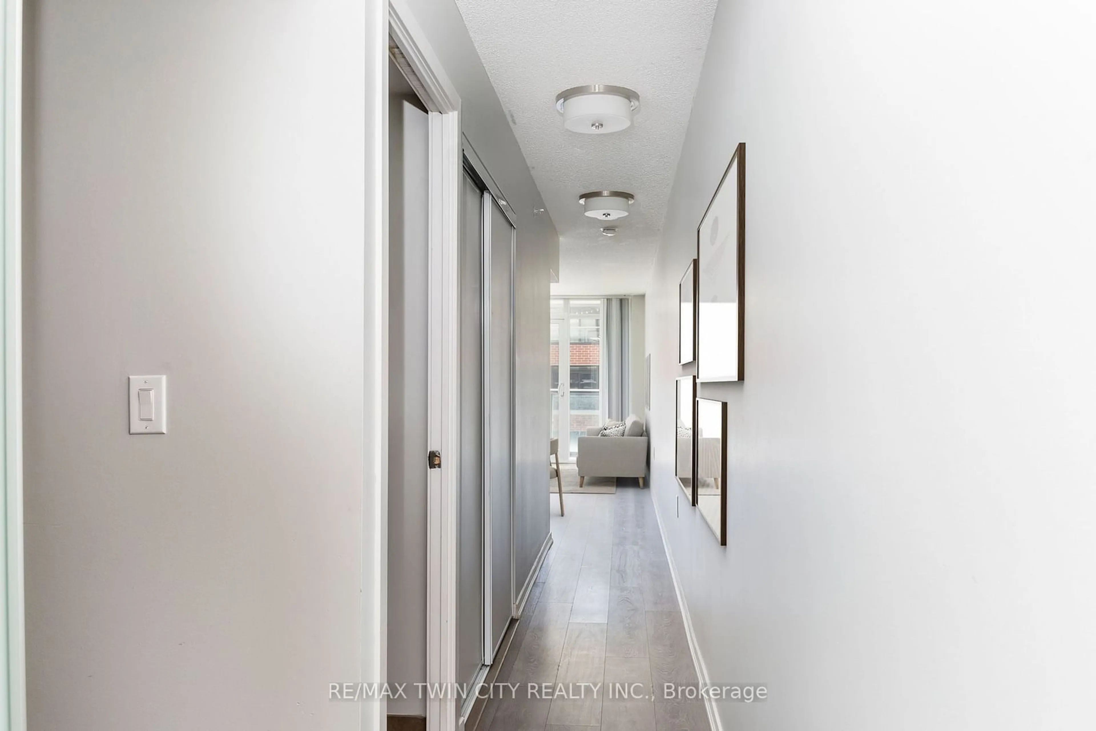 Indoor entryway for 36 Lisgar St #507E, Toronto Ontario M6J 0C7