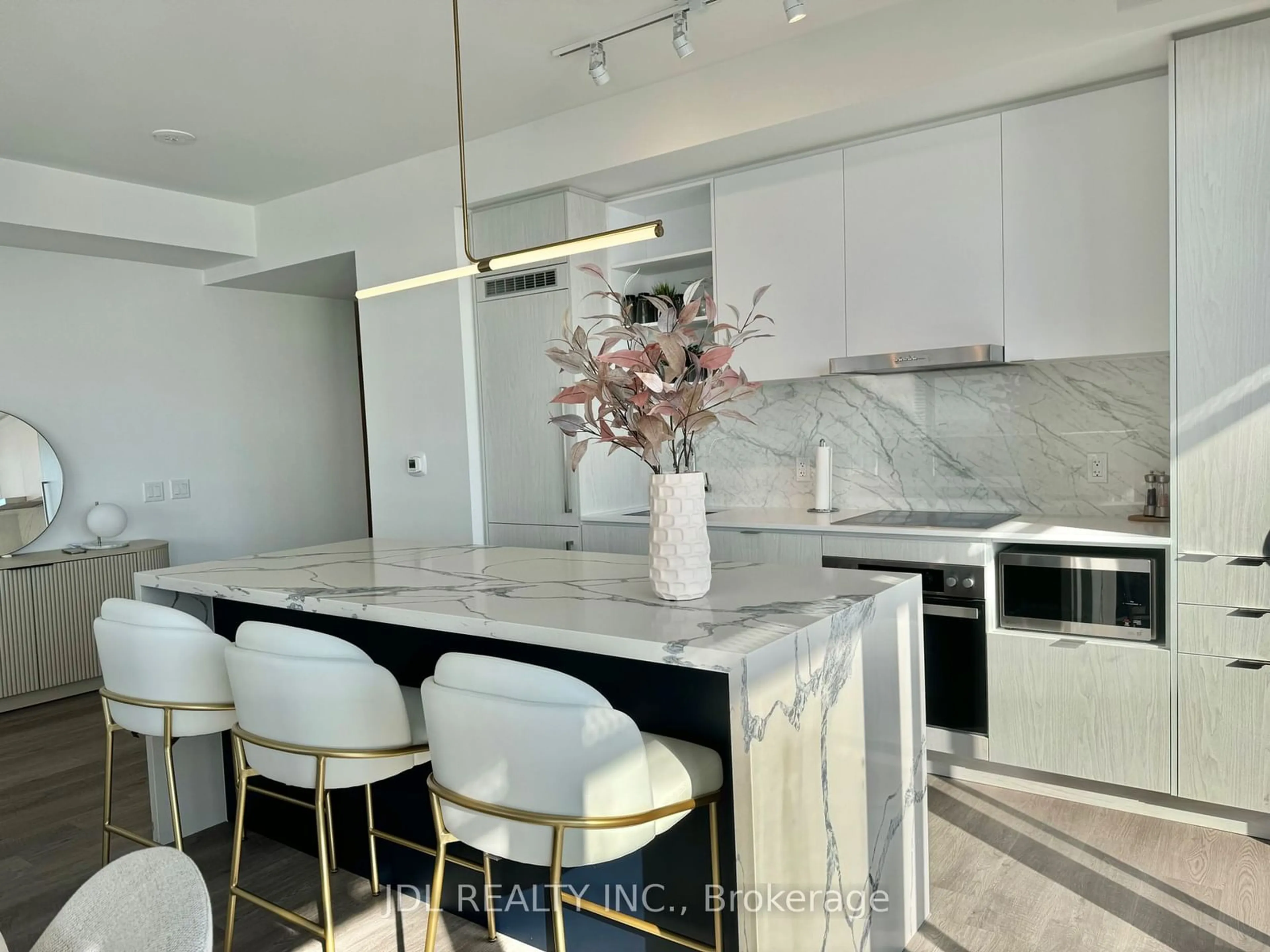 Contemporary kitchen, ceramic/tile floor for 55 Cooper St #5811, Toronto Ontario M5E 0G1