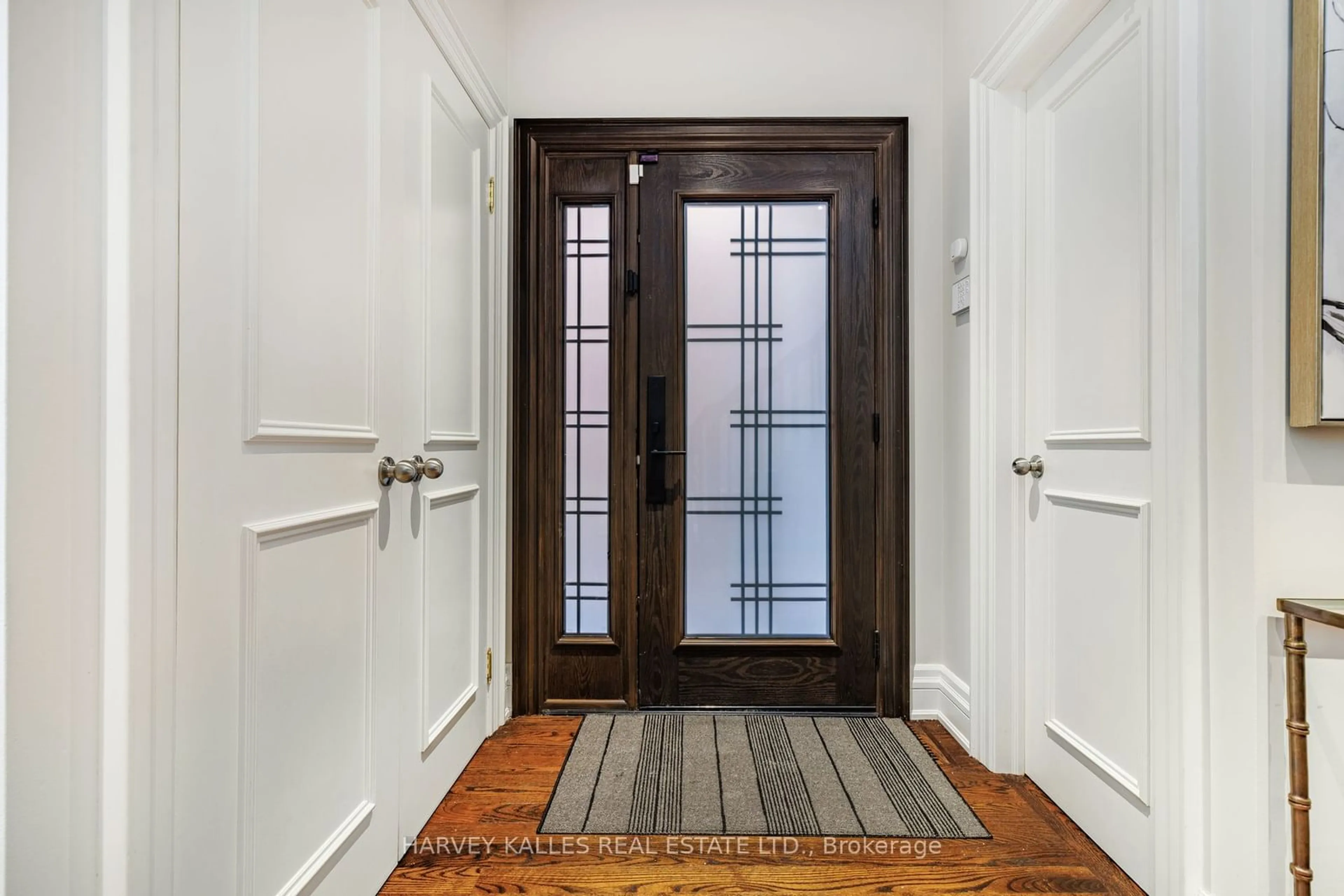 Indoor entryway for 68 Gilgorm Rd, Toronto Ontario M5N 2M5