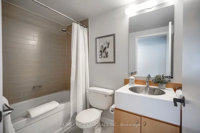 Additional image 9 of 3 Navy Wharf Crt Unit 1708