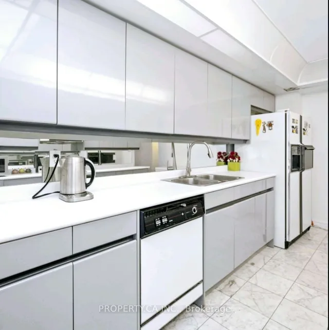 Additional property image - 33 University Ave Unit 1109