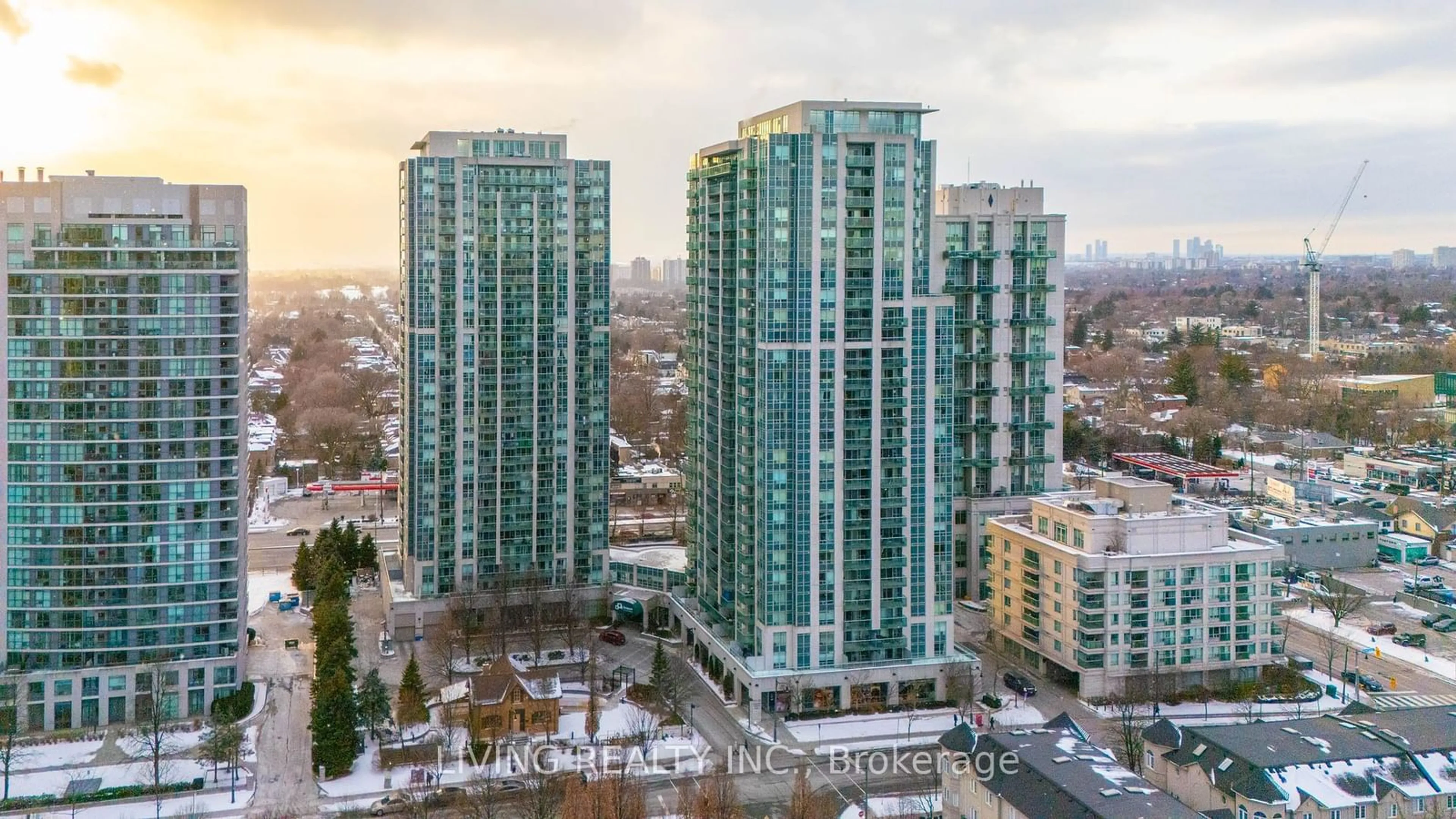 A pic from outside/outdoor area/front of a property/back of a property/a pic from drone, city buildings view from balcony for 18 Harrison Garden Blvd #2208, Toronto Ontario M2N 7J7