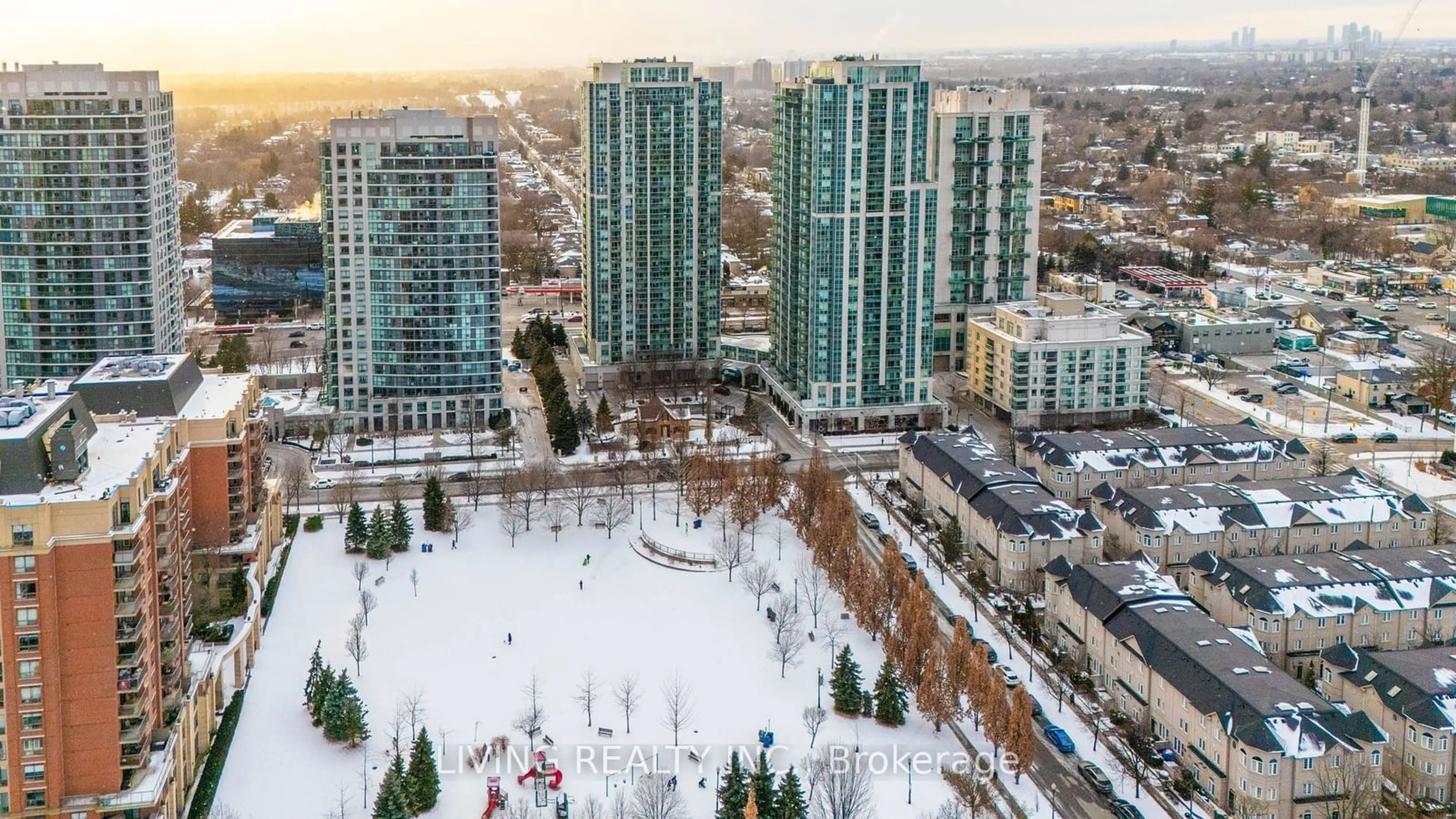 A pic from outside/outdoor area/front of a property/back of a property/a pic from drone, city buildings view from balcony for 18 Harrison Garden Blvd #2208, Toronto Ontario M2N 7J7