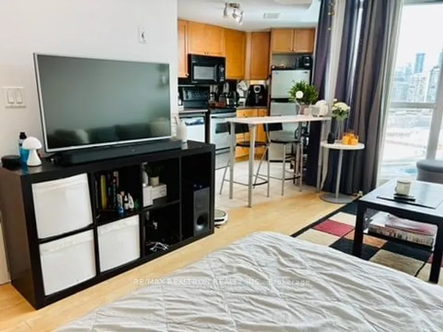 Additional property image - 231 Fort York Blvd Unit 1410