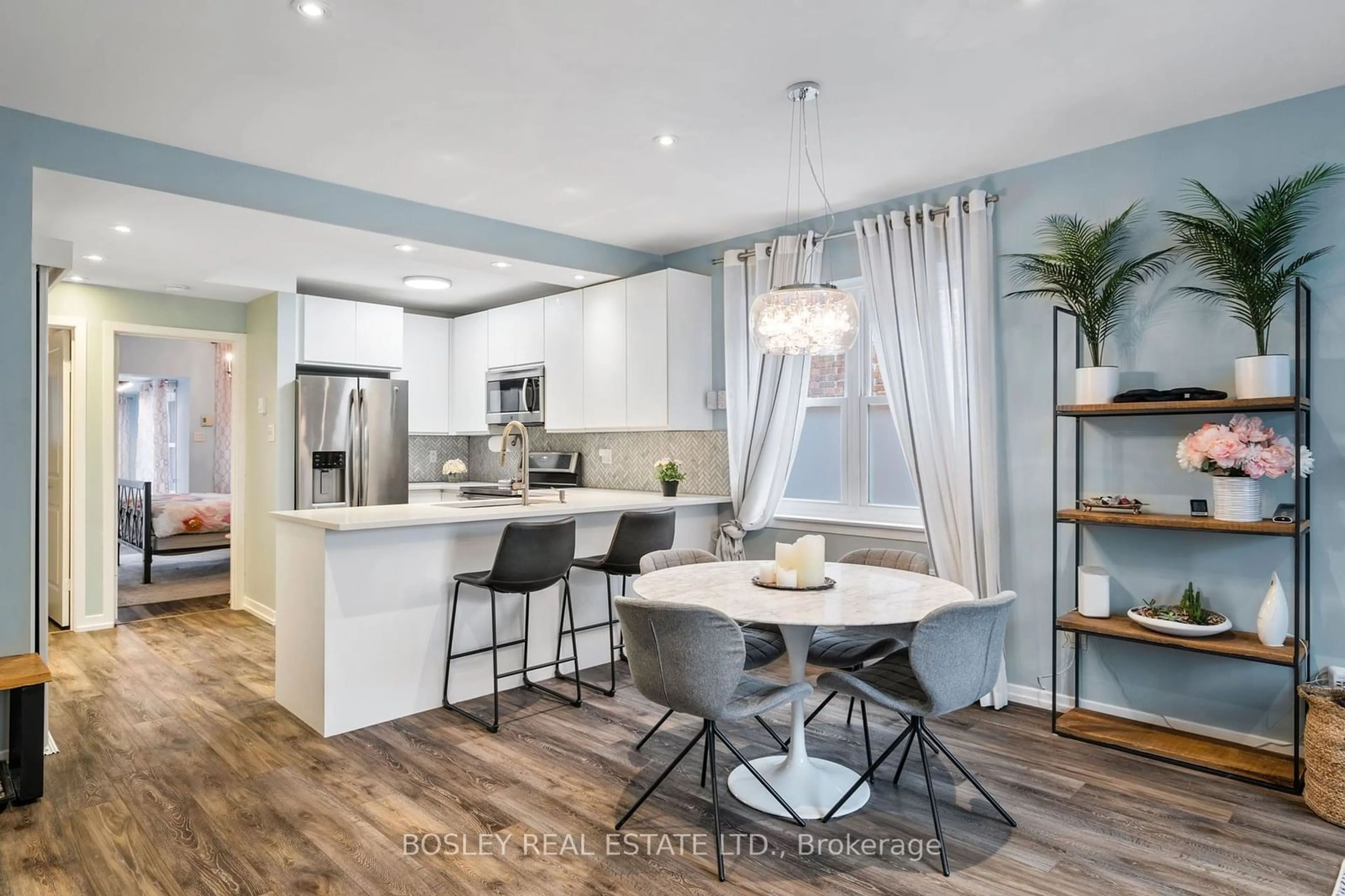 Open concept kitchen, unknown for 25 Hillsboro Ave, Toronto Ontario M5R 1S6