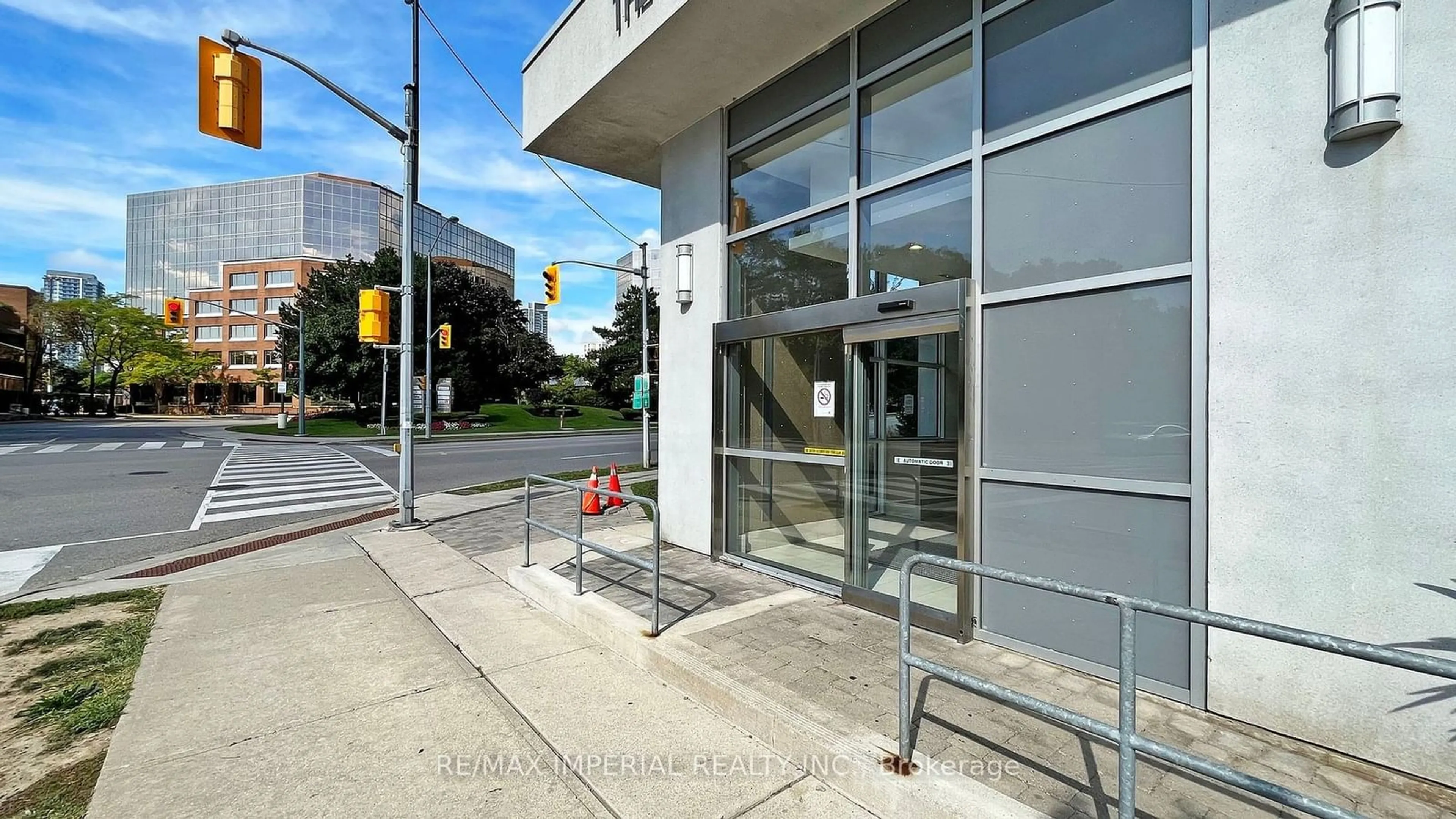 Indoor foyer for 275 Yorkland Rd #3007, Toronto Ontario M2J 0B4