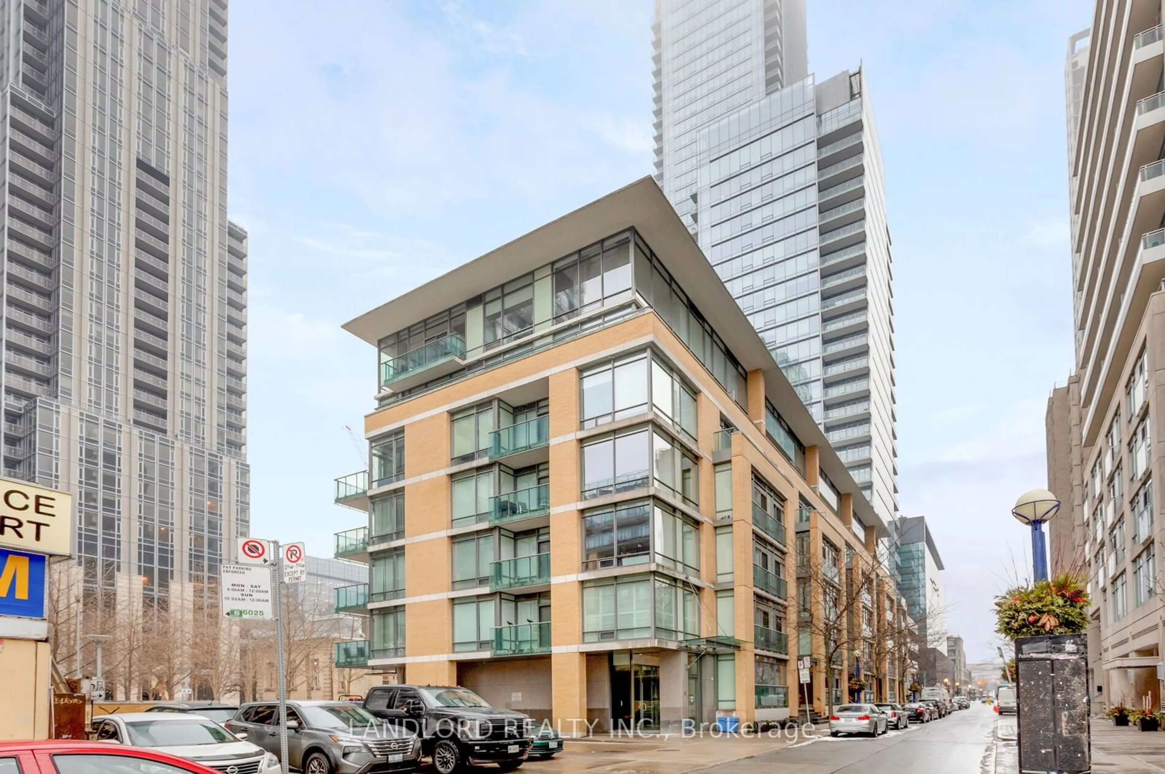 Unknown for 21 Scollard St #209, Toronto Ontario M5R 1G1