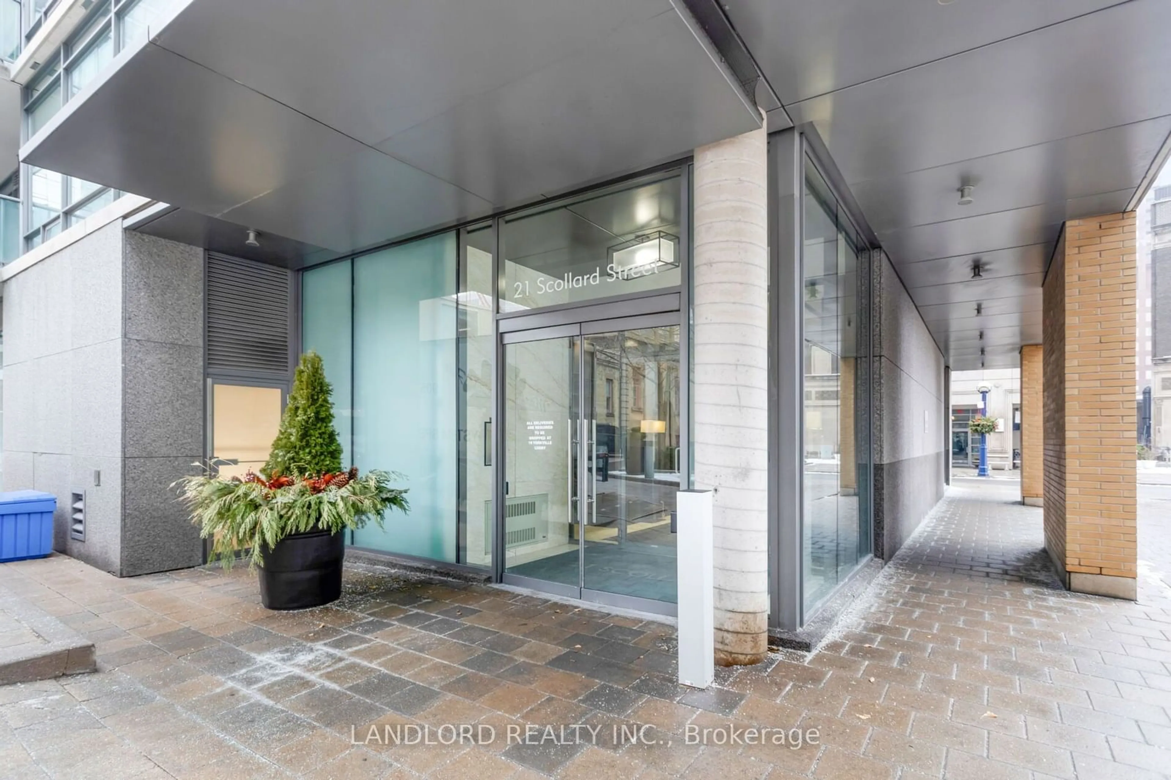 Indoor foyer for 21 Scollard St #209, Toronto Ontario M5R 1G1