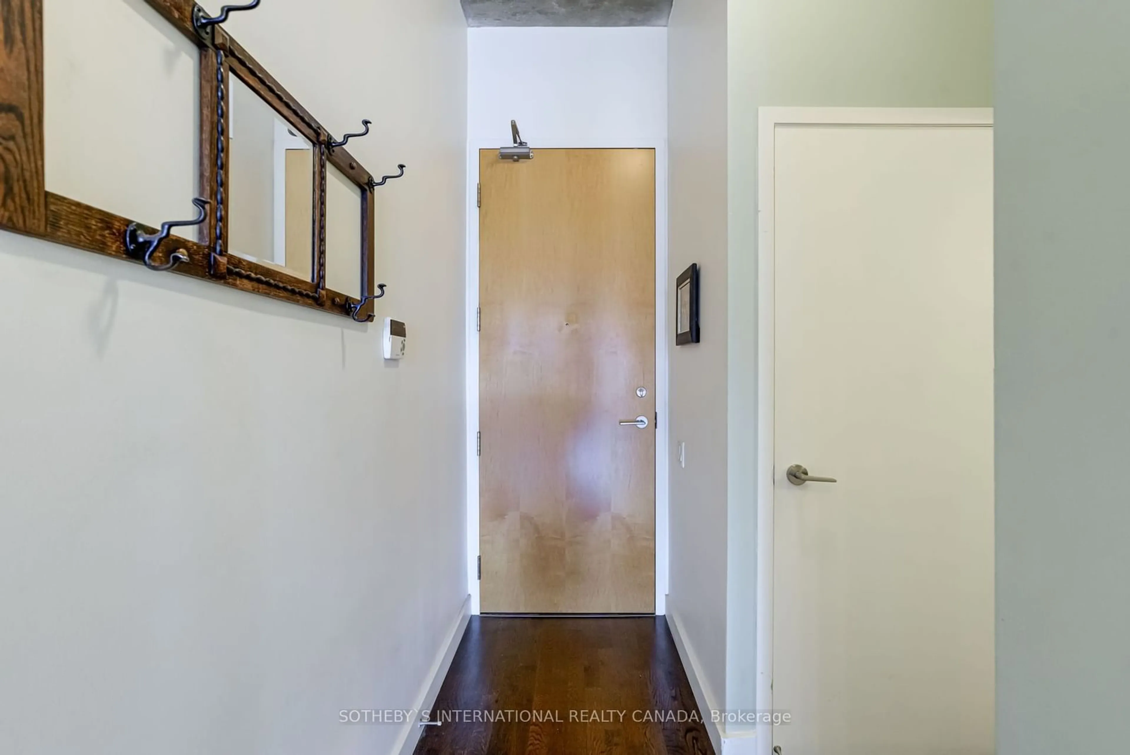 Indoor entryway for 33 Mill St #415, Toronto Ontario M5A 3R3