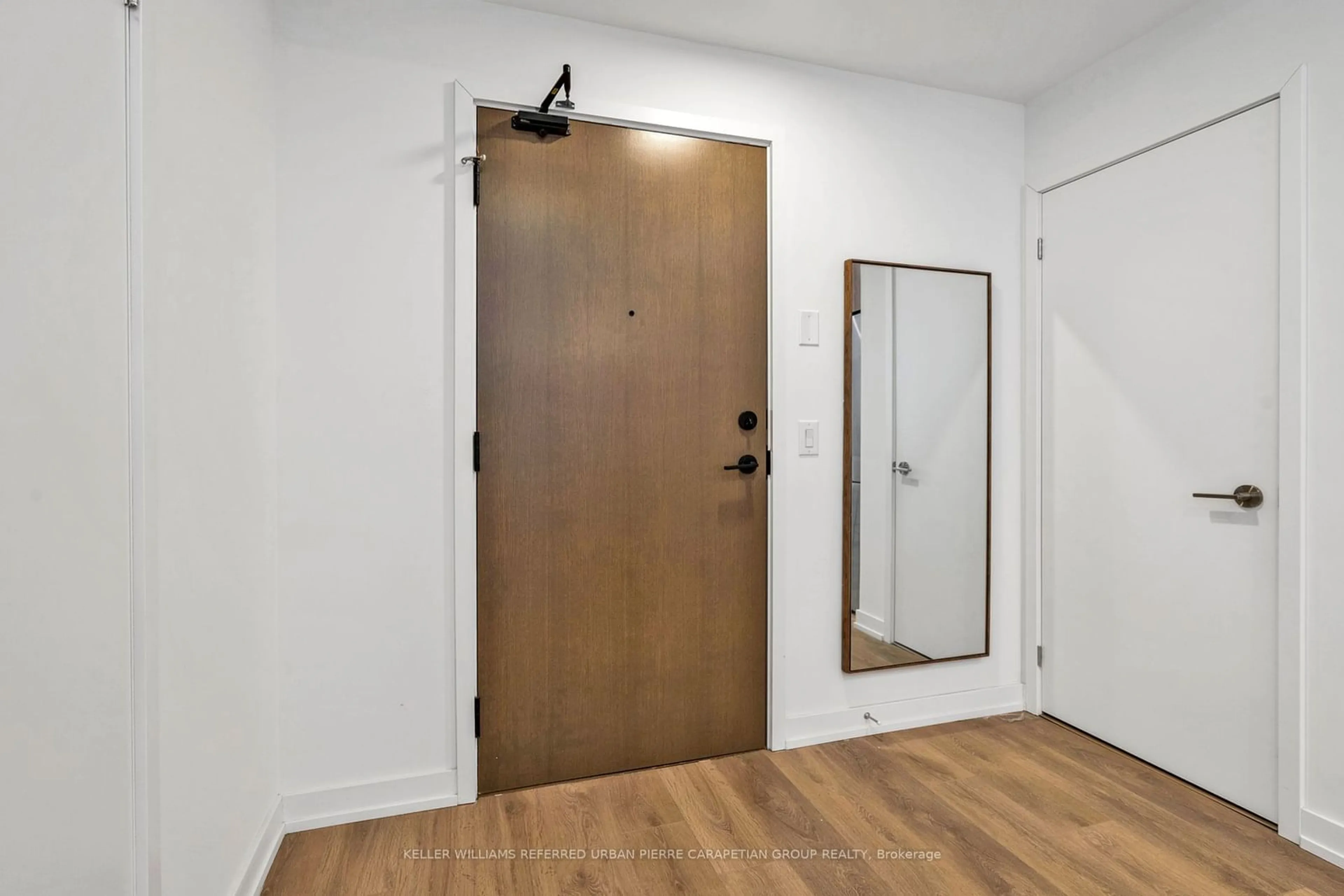 Indoor entryway for 34 Tubman Ave #807, Toronto Ontario M5A 0R2