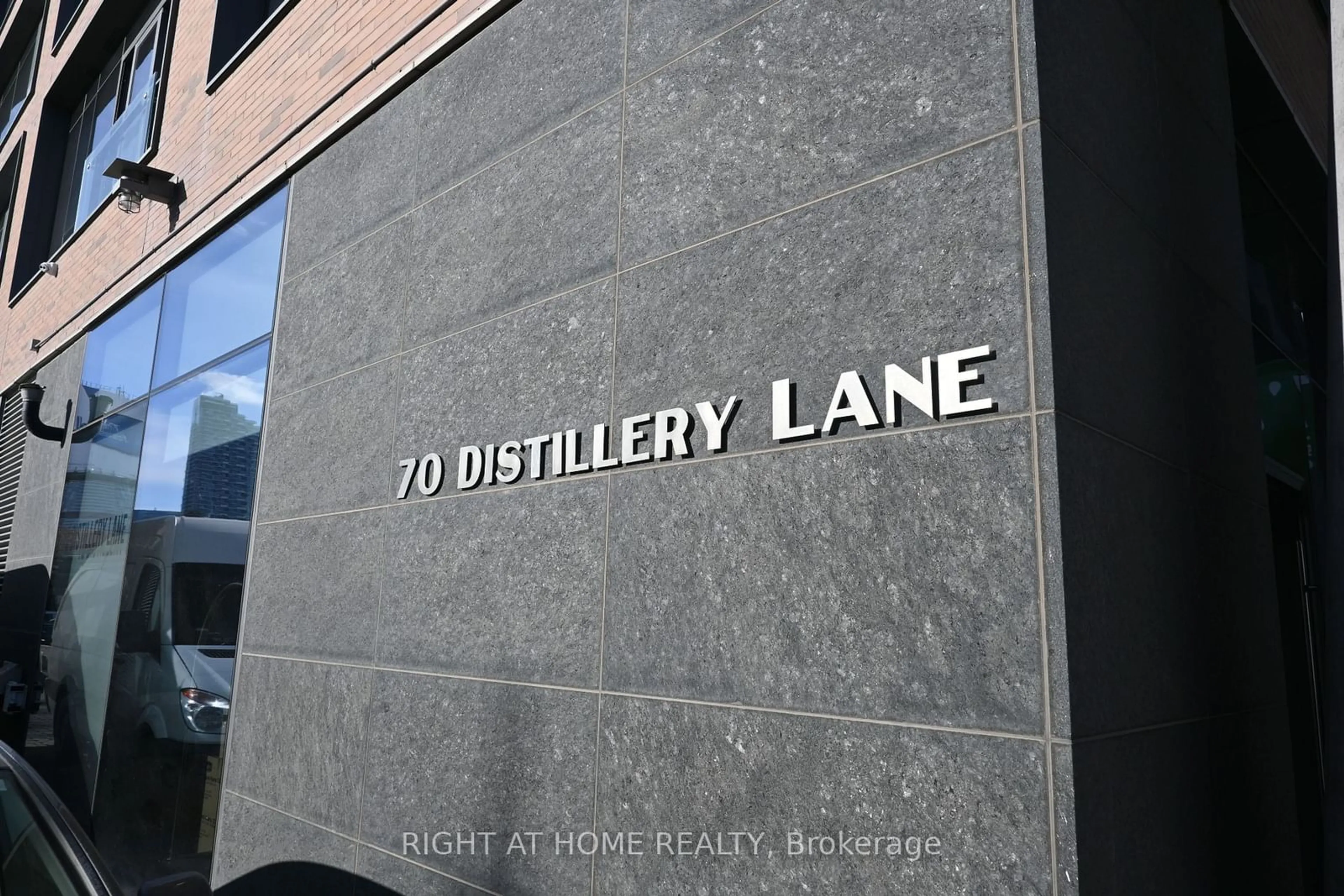 Lobby for 70 Distillery Lane #3503, Toronto Ontario M5A 0E3