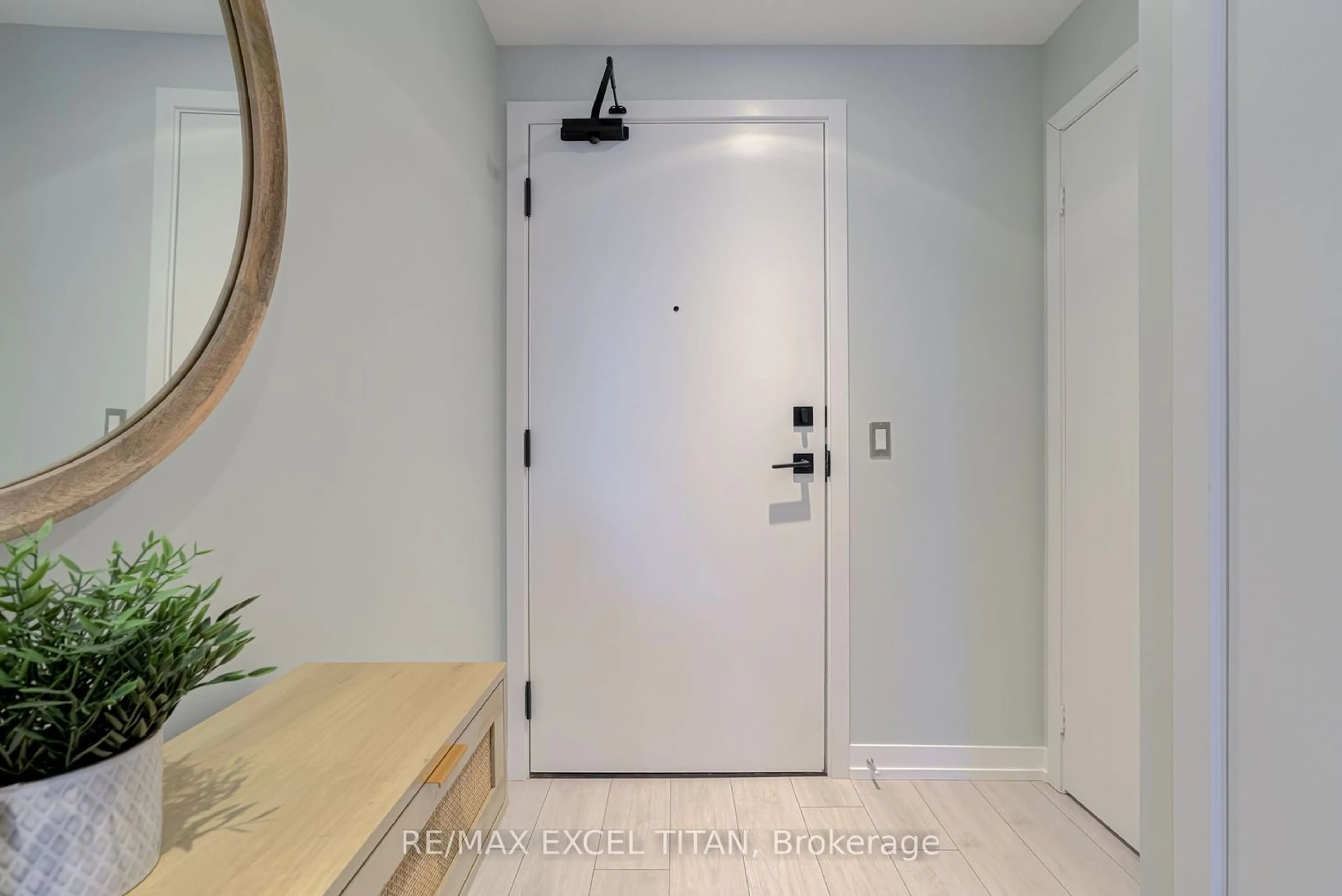 Indoor entryway for 55 Mercer St #2112, Toronto Ontario M5V 3W2