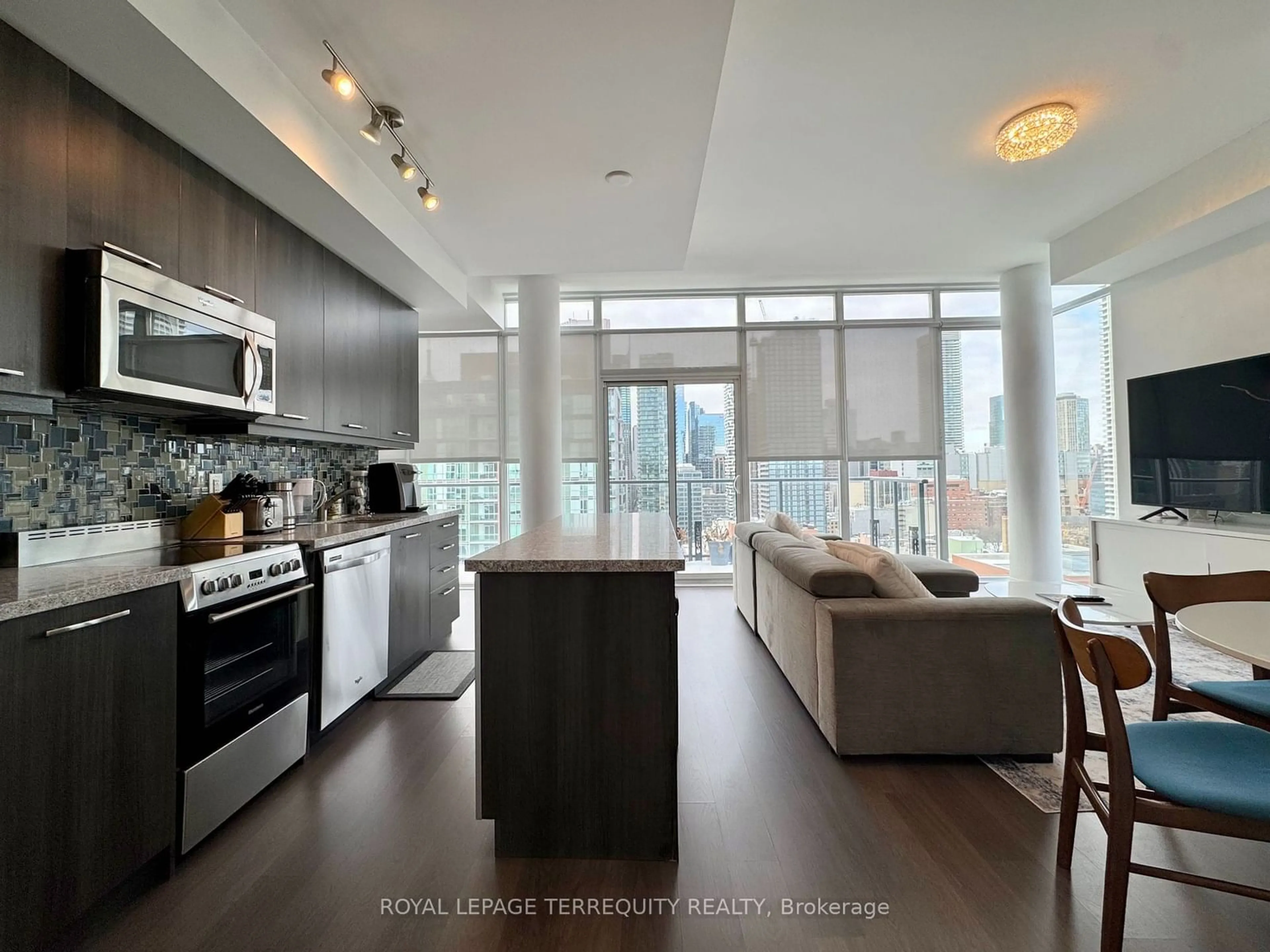 Open concept kitchen, unknown for 105 George St #Lph-09, Toronto Ontario M5A 0L4