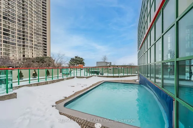 Additional property image - 99 Harbour Sq Unit 1804