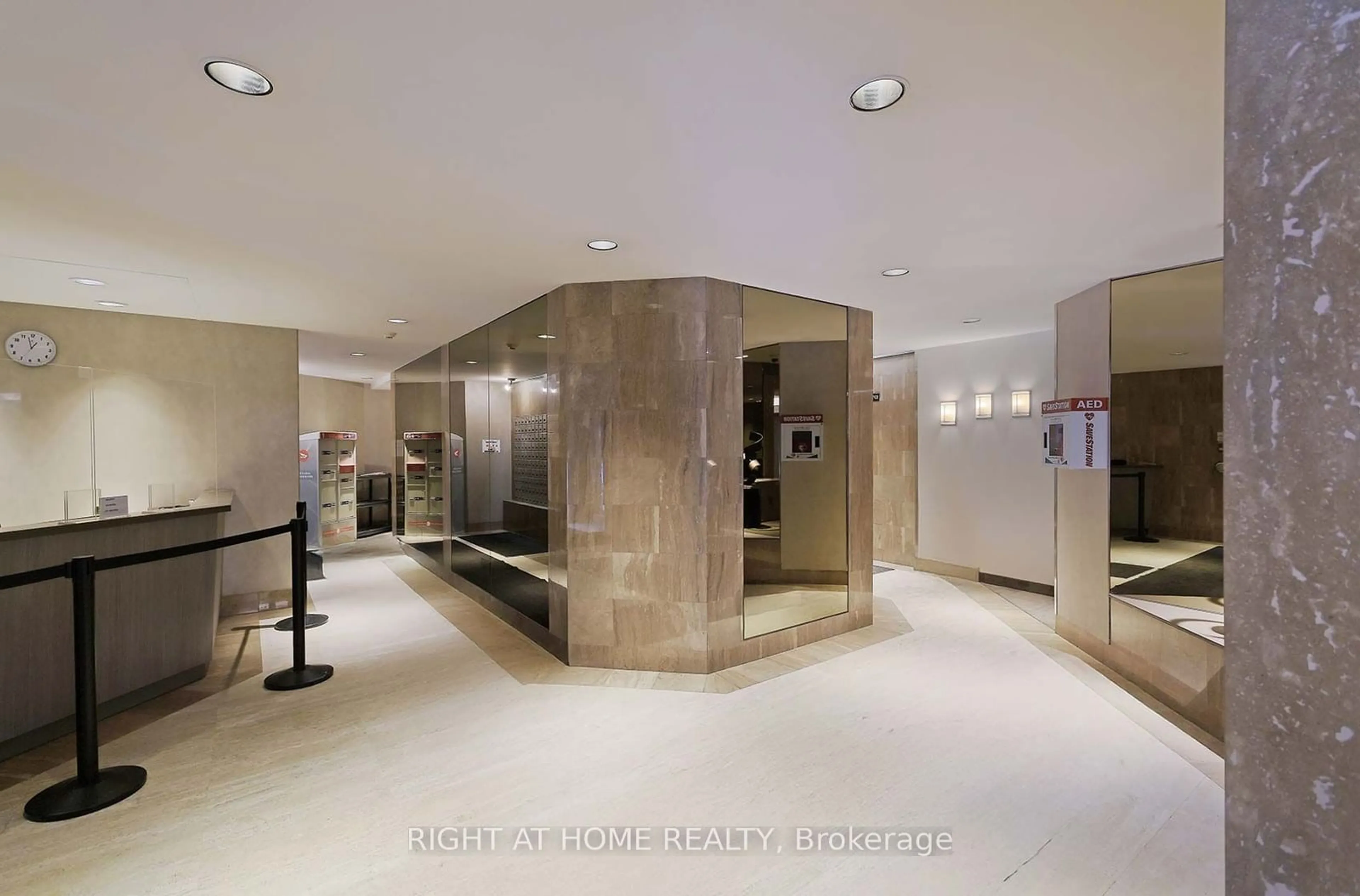 Indoor foyer for 133 Torresdale Ave #2205, Toronto Ontario M2R 3T2