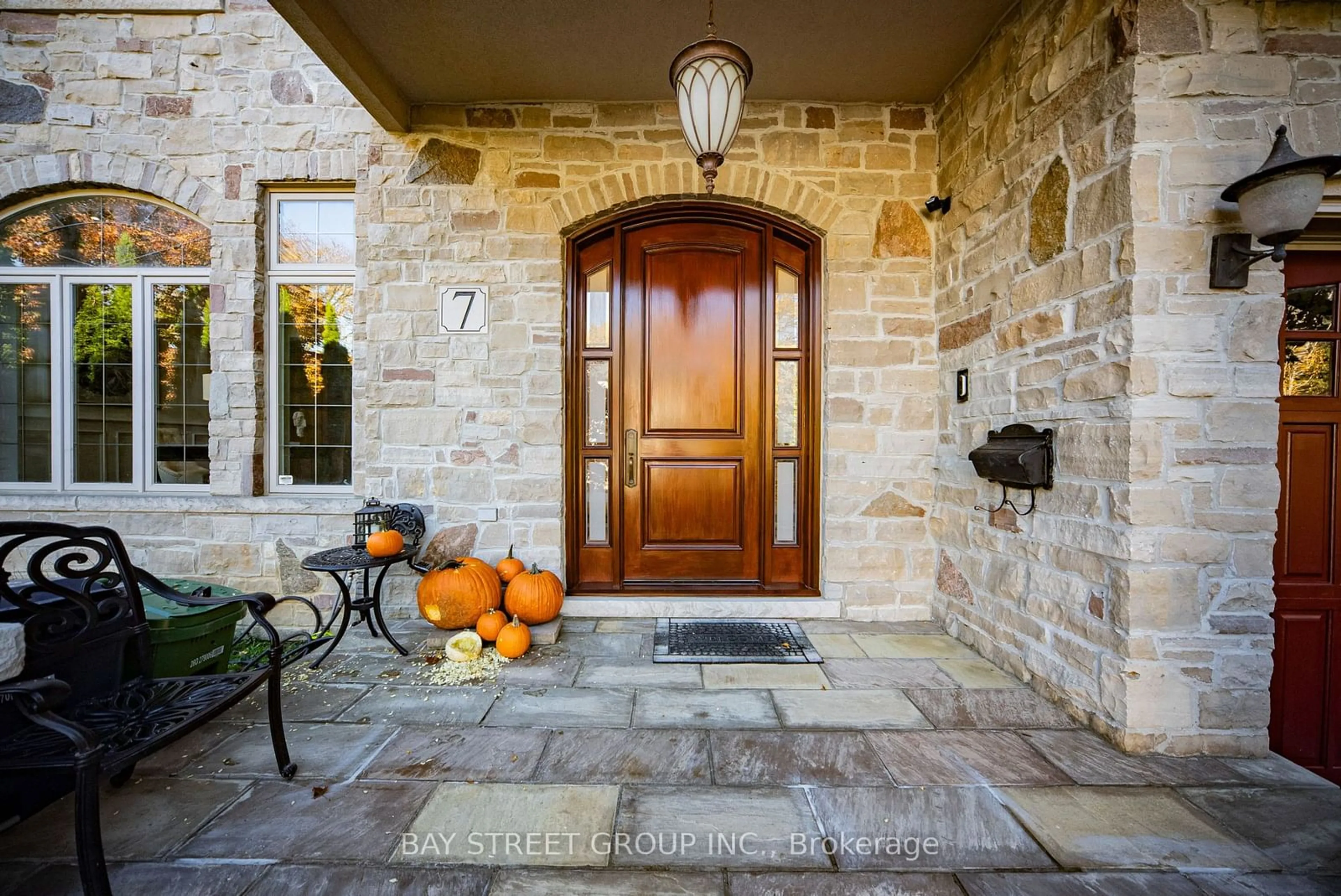 Indoor entryway for 7 Merredin Pl, Toronto Ontario M3B 1S7