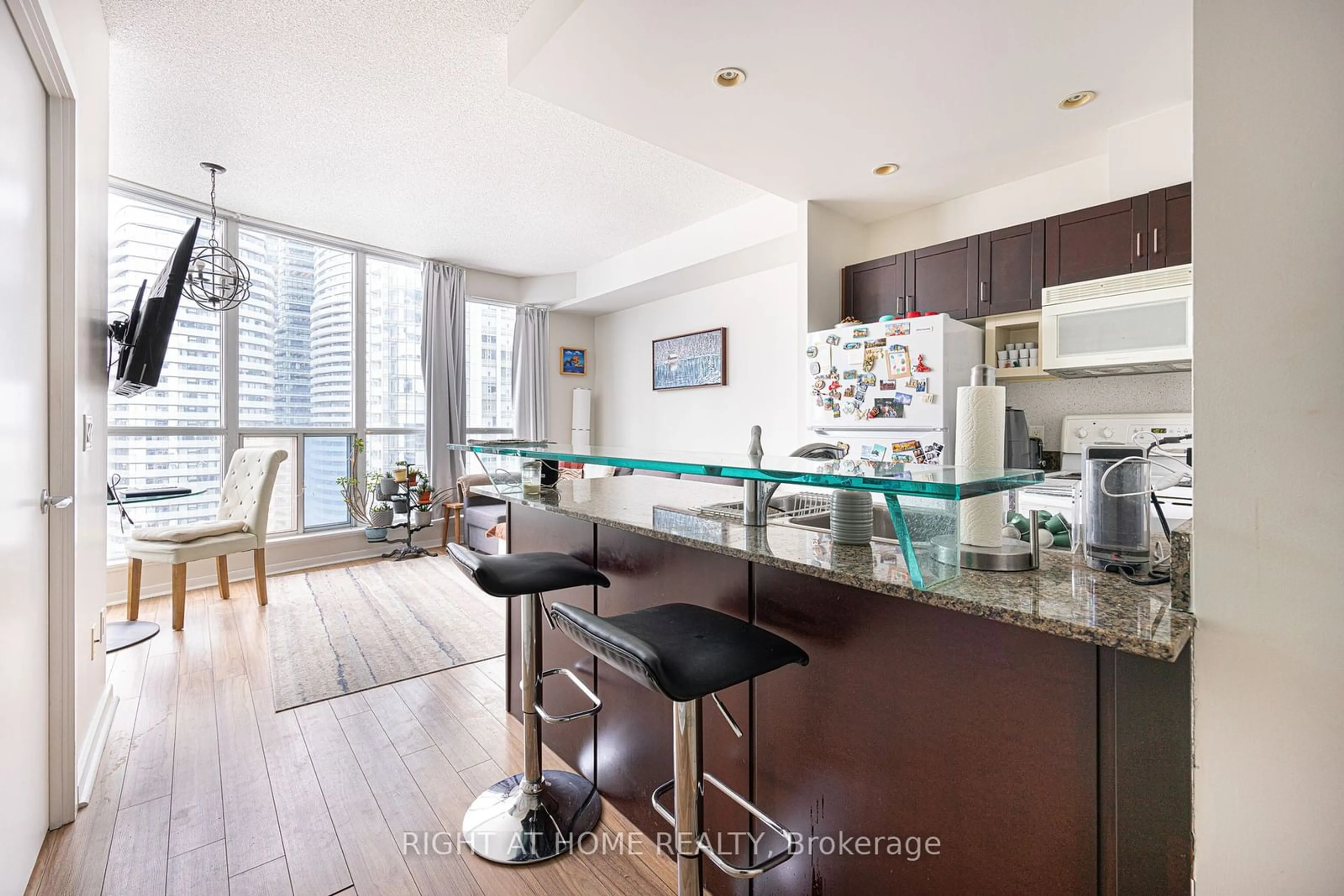 Open concept kitchen, unknown for 208 Queens Quay #2113, Toronto Ontario M5J 1A7