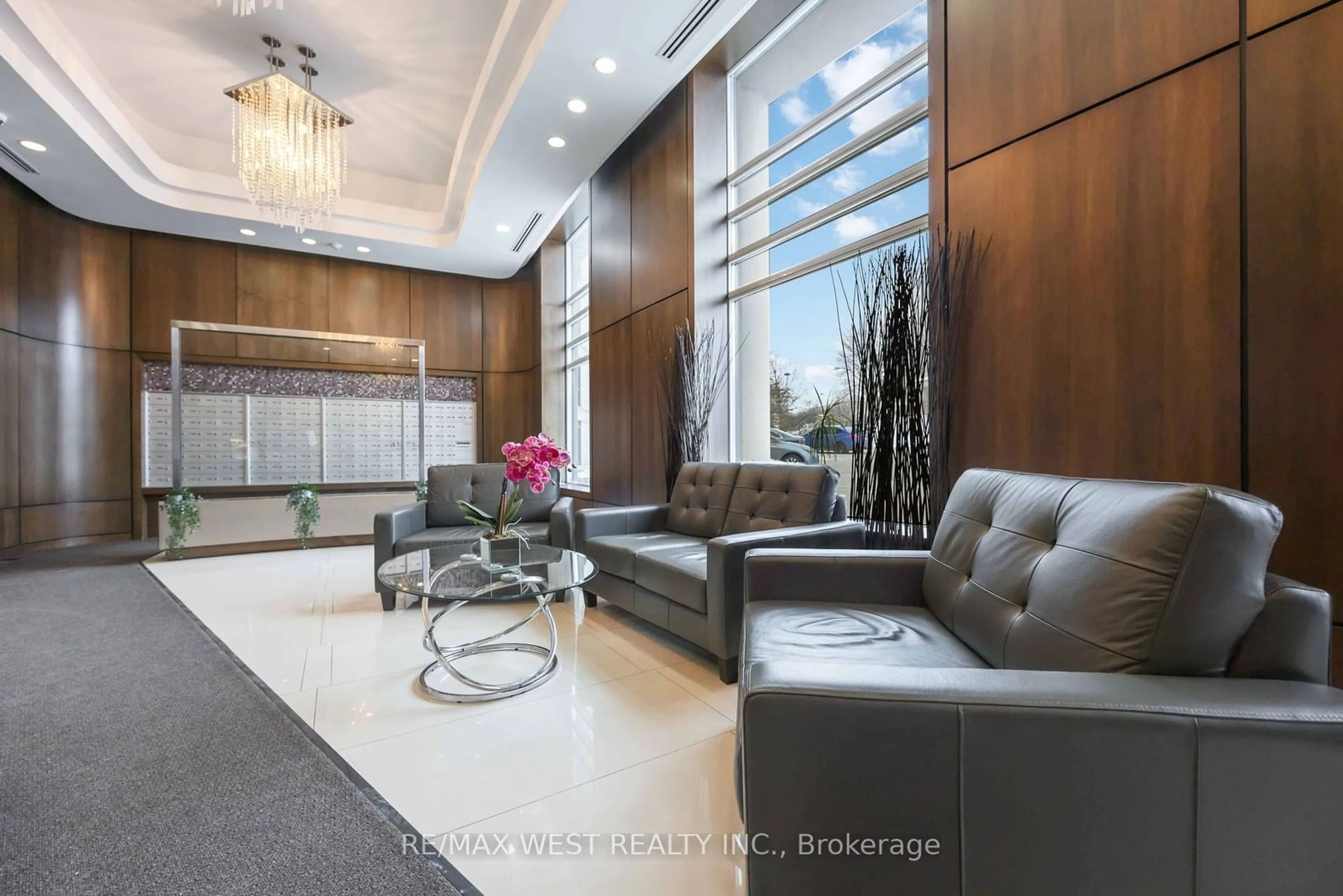 Lobby for 18 Valley Woods Rd #PH104, Toronto Ontario M3A 0A1