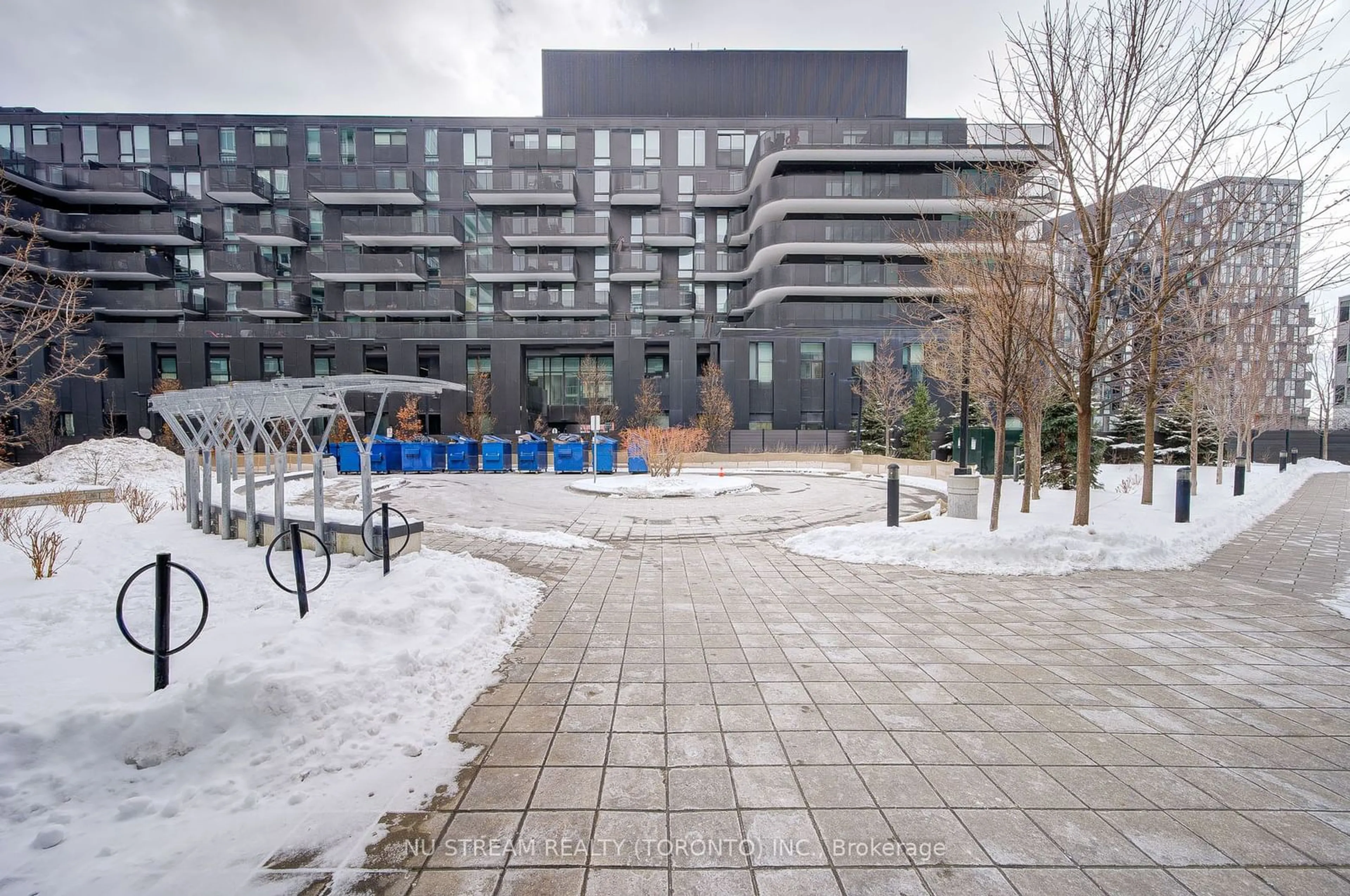 Patio, street for 555 Wilson Ave #E810, Toronto Ontario M3H 0C5