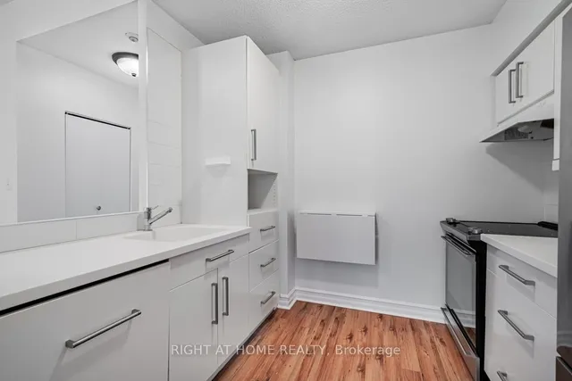 Additional image 11 of 25 Grenville St Unit 405