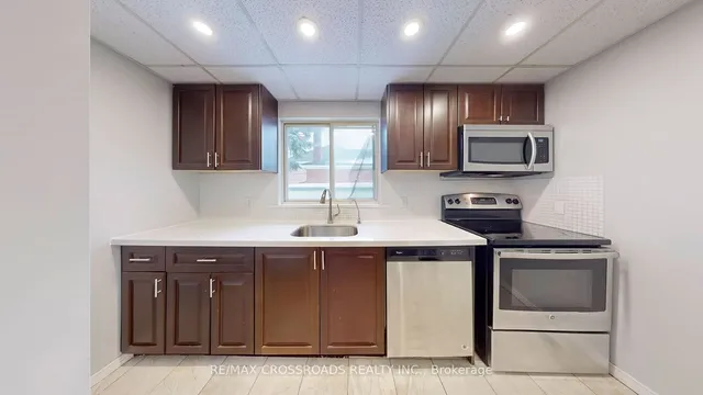Additional property image - 260 Connaught Ave