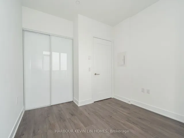 Additional property image - 575 Bloor St Unit 2703