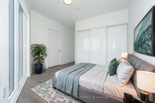 Additional property image - 575 Bloor St Unit 2703