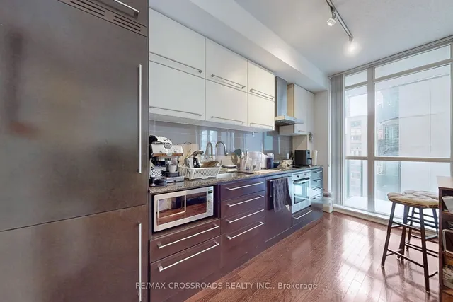Additional property image - 770 Bay St Unit 1507