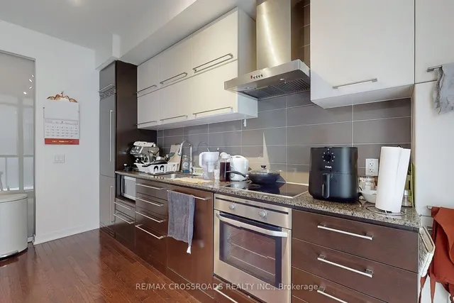 Additional property image - 770 Bay St Unit 1507
