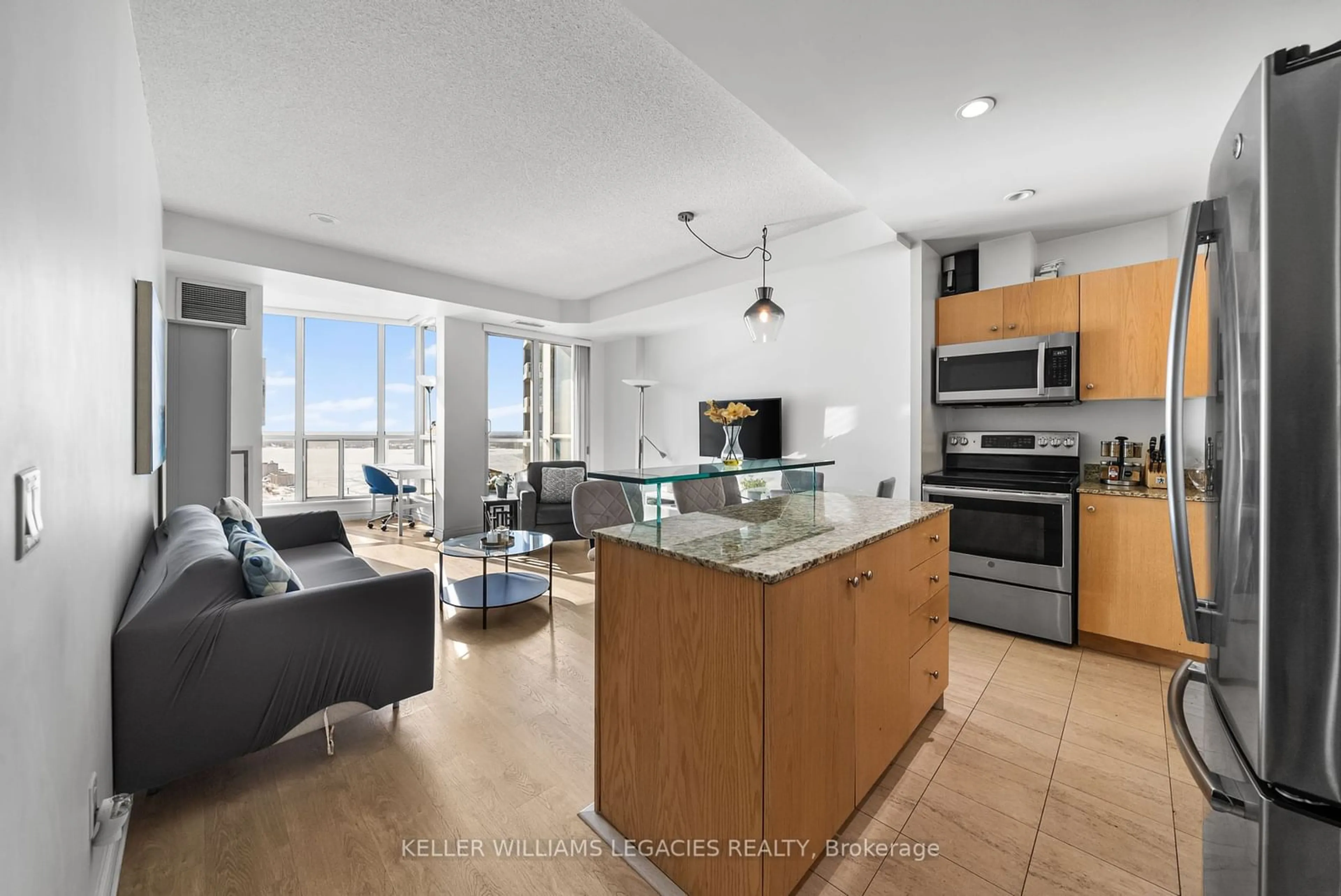 Open concept kitchen, unknown for 8 York St #2210, Toronto Ontario M5J 2Y2