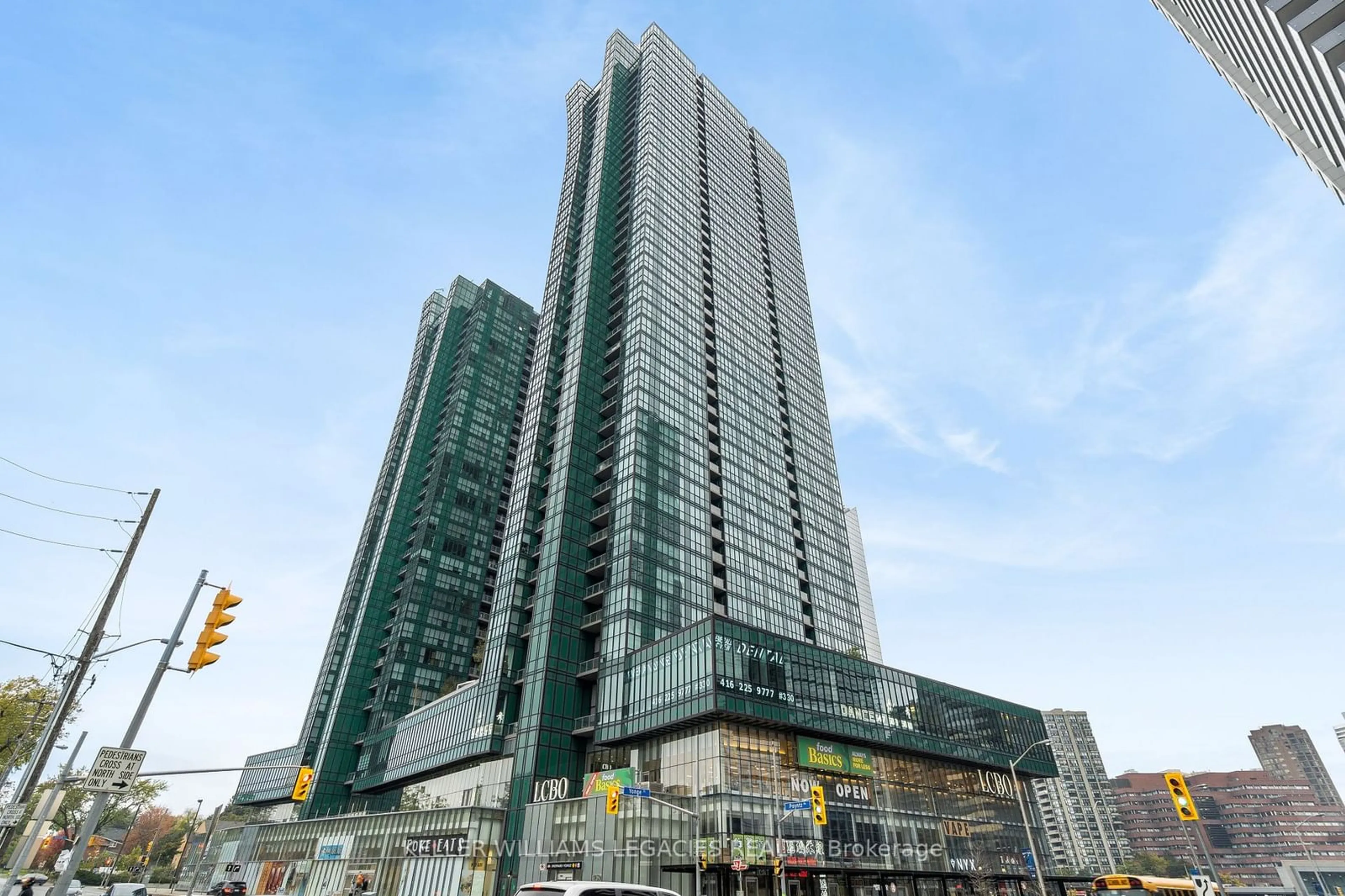 Indoor foyer for 11 Bogert Ave #1109, Toronto Ontario M2N 0H3