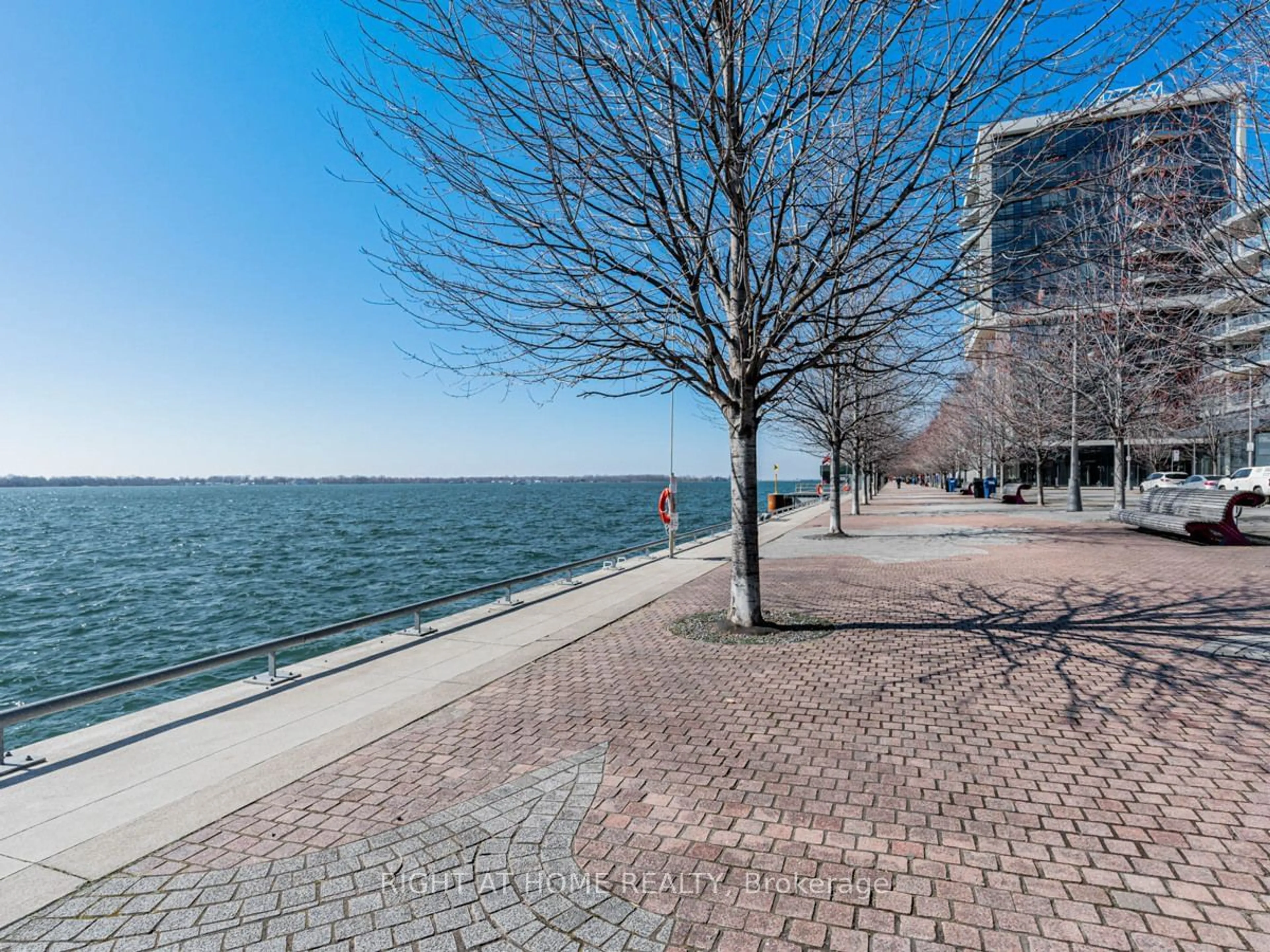 Patio, water/lake/river/ocean view for 1 Edgewater Dr #PH10, Toronto Ontario M5A 0L1