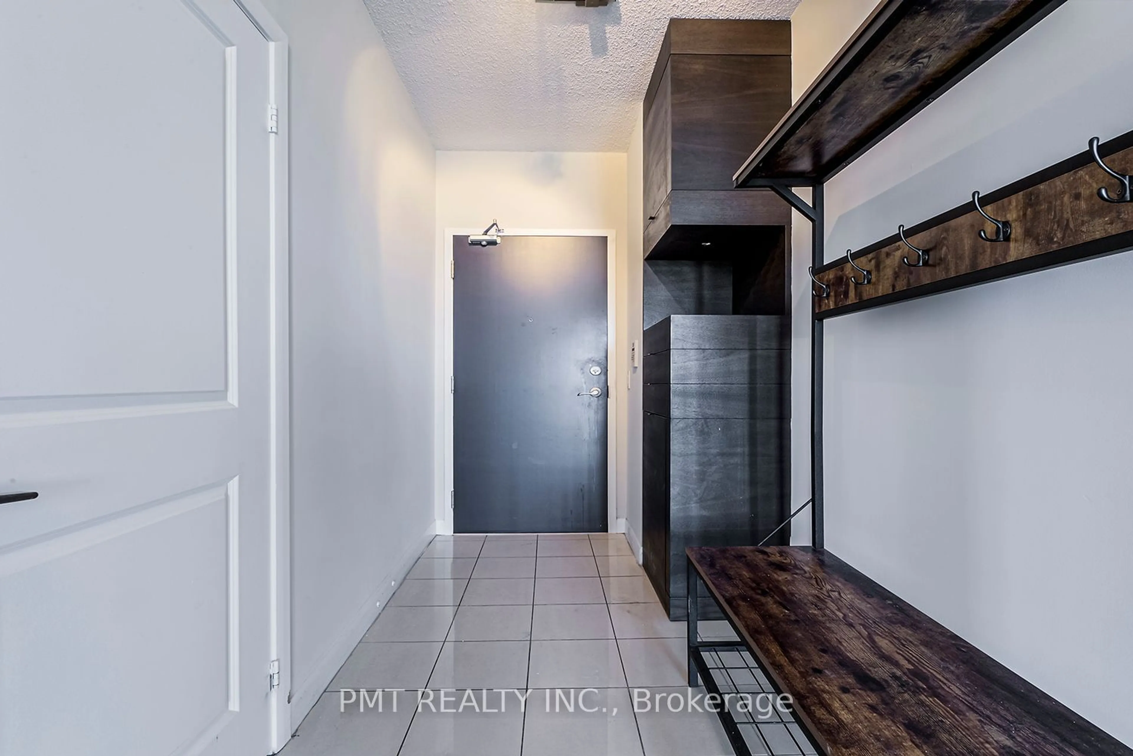 Indoor entryway for 4978 Yonge St #Ph301, Toronto Ontario M2N 7G8