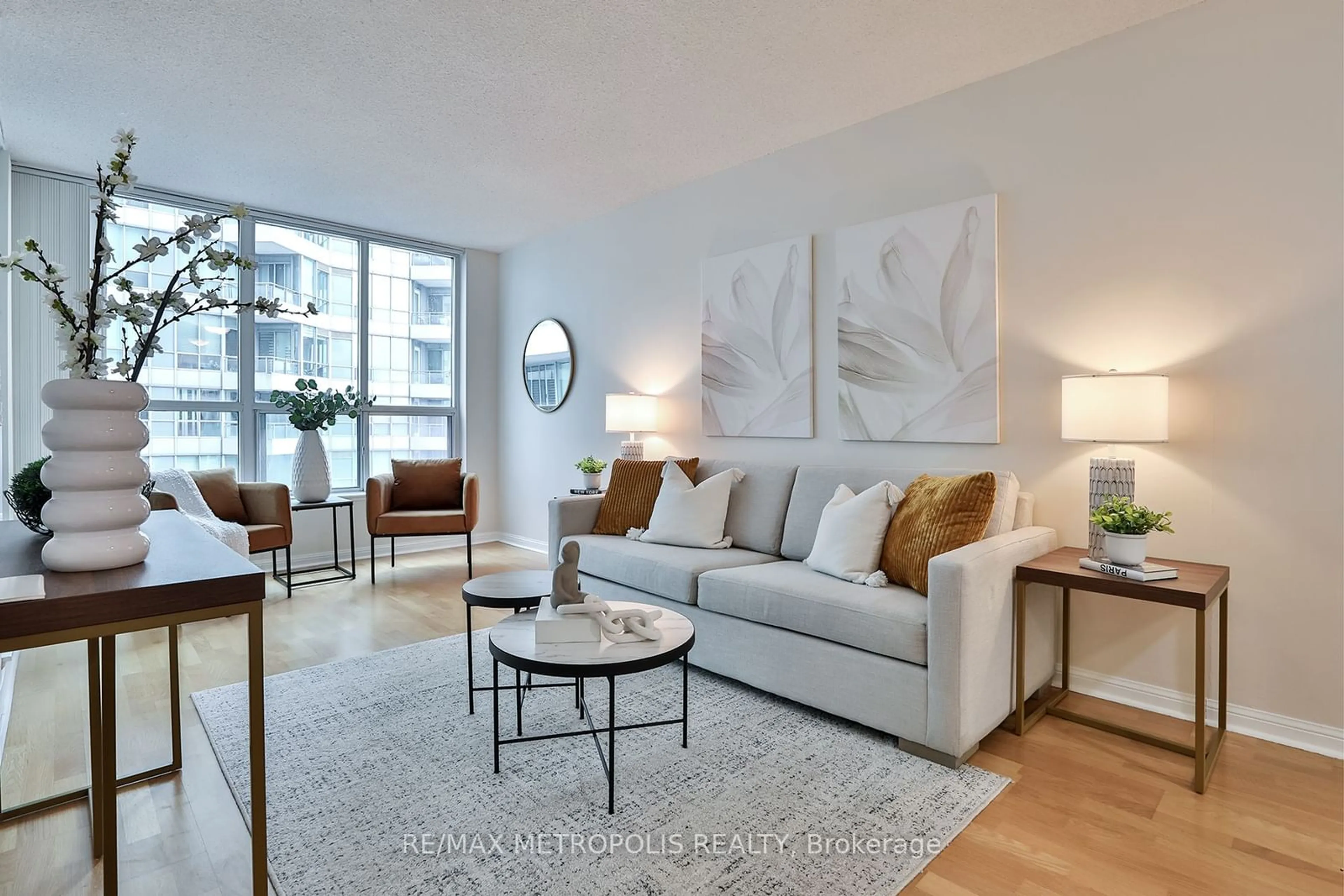 Living room with furniture, unknown for 230 Queens Quay #820, Toronto Ontario M5J 2Y7