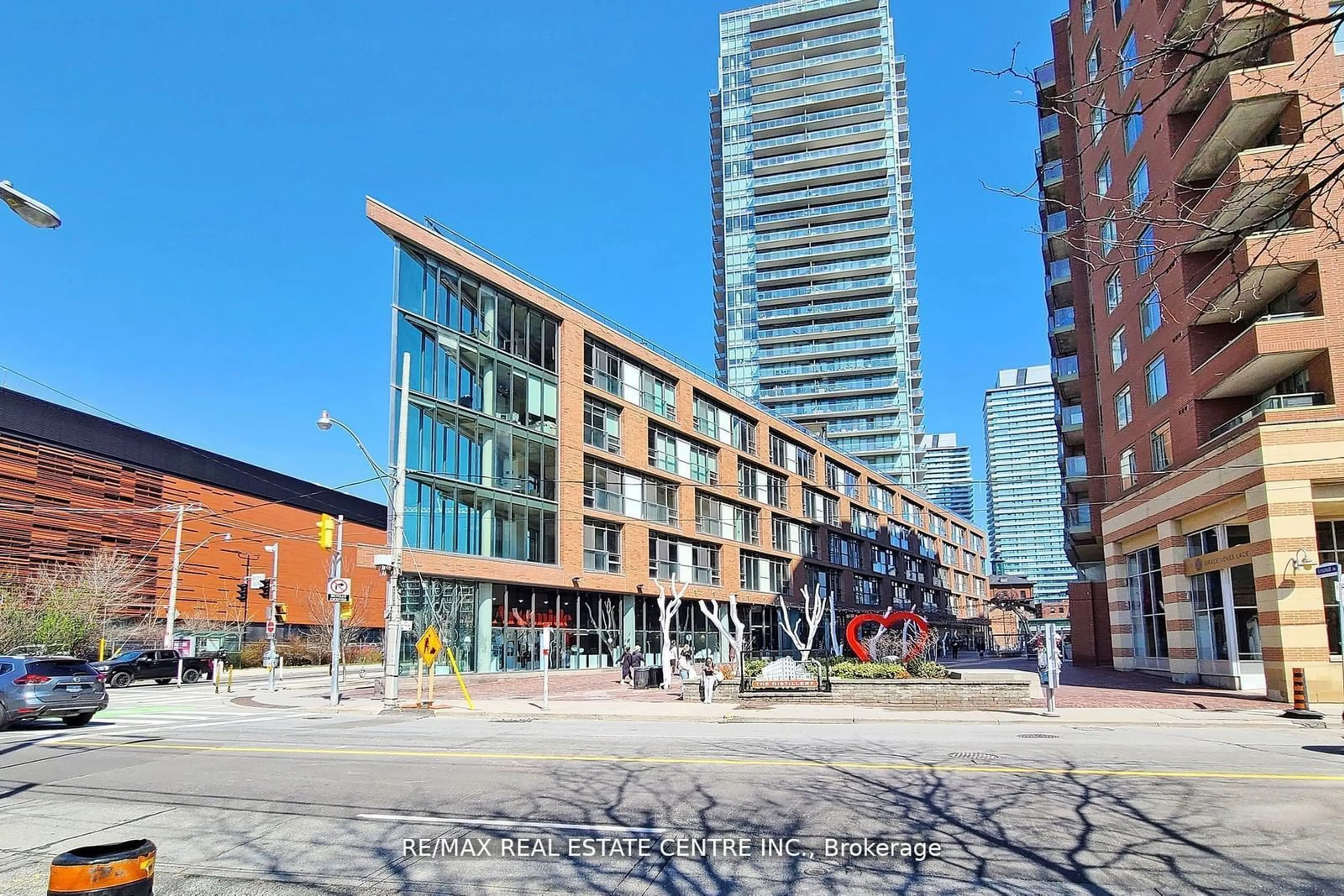 A pic from outside/outdoor area/front of a property/back of a property/a pic from drone, street for 33 Mill St #312, Toronto Ontario M5A 3N3