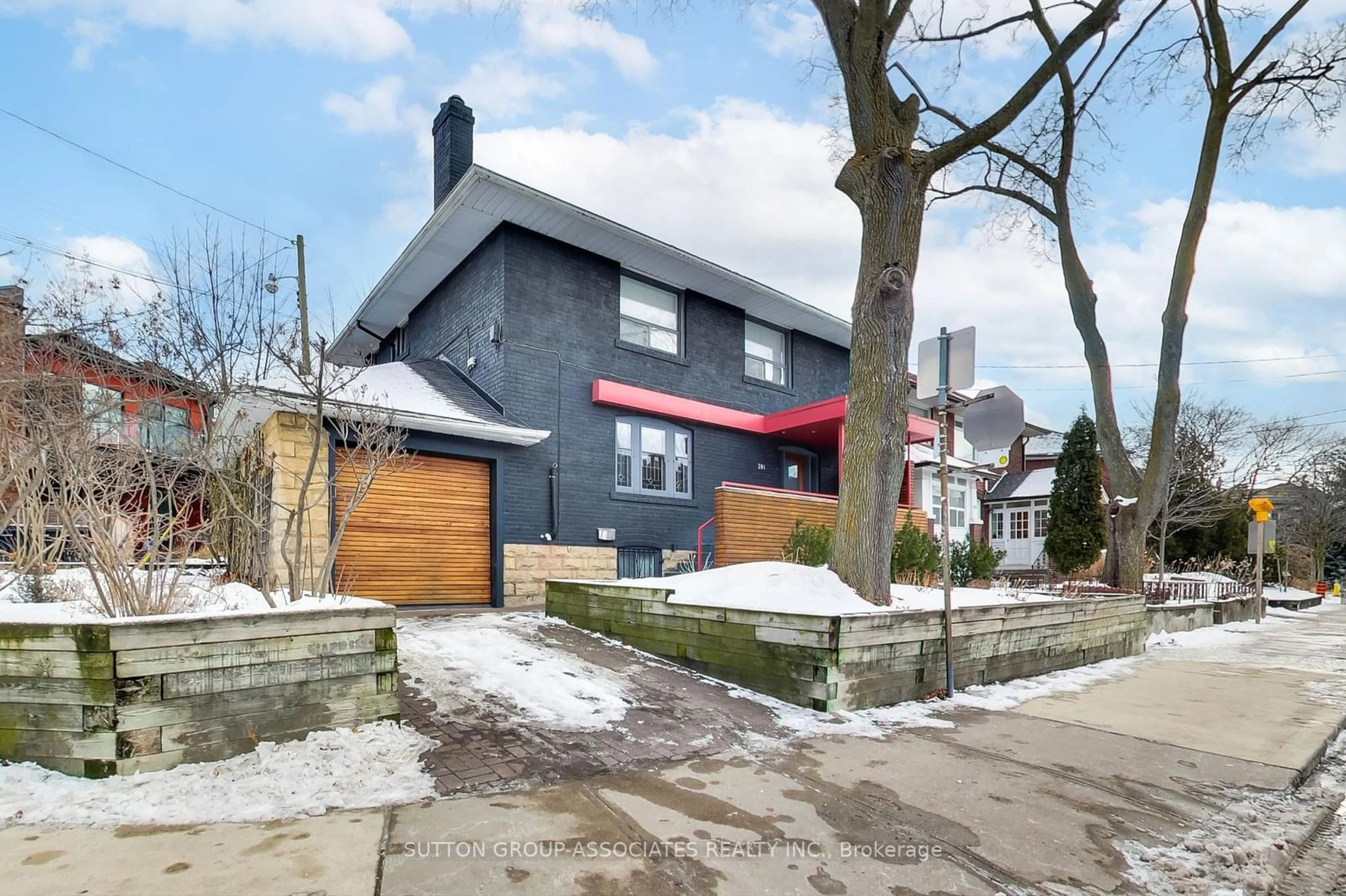 Home with brick exterior material, street for 281 Montrose Ave, Toronto Ontario M6G 3G6