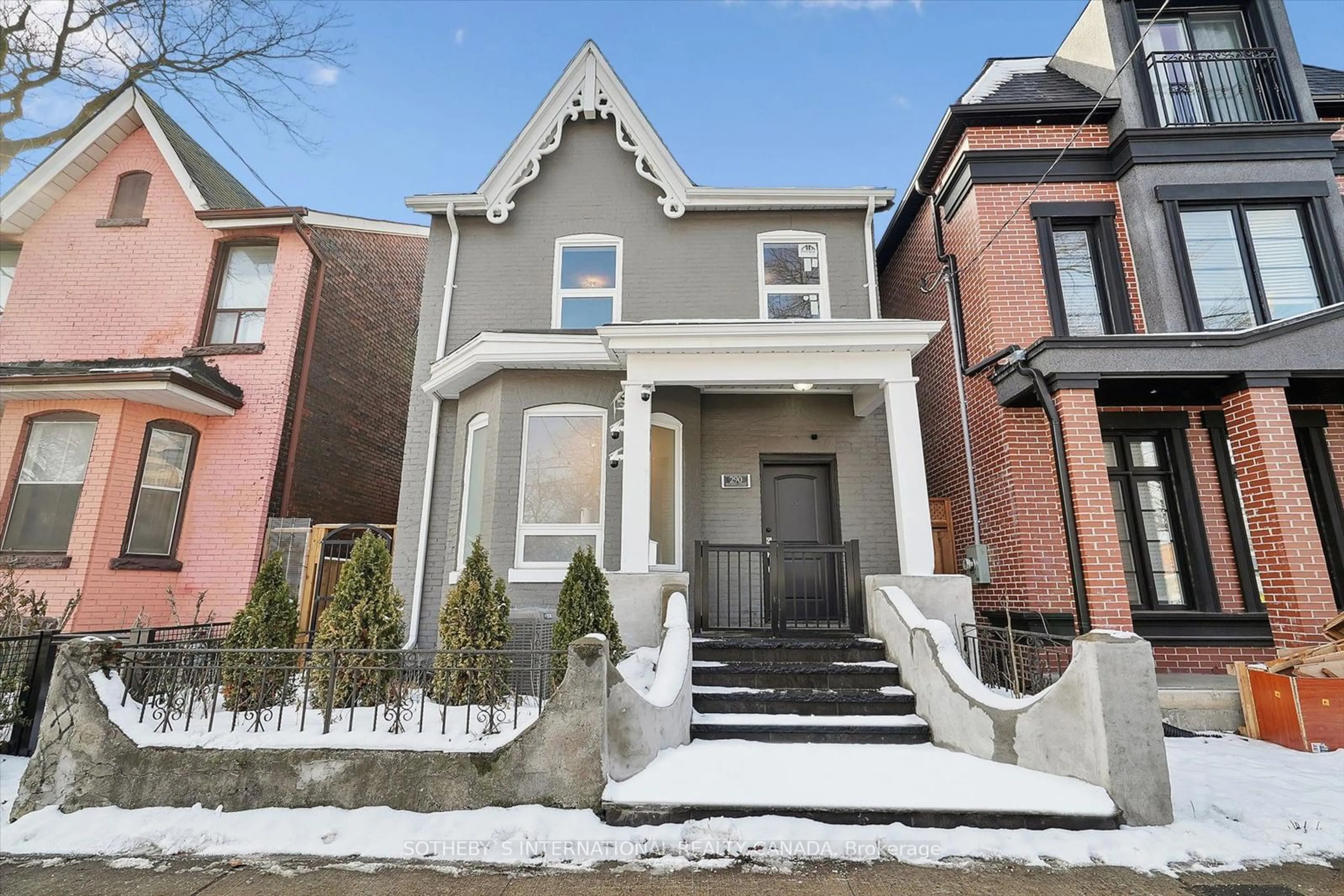 Home with brick exterior material, street for 290 Bathurst St, Toronto Ontario M5T 2S3