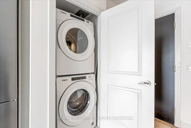 Additional property image - 11 Lillian St Unit 808
