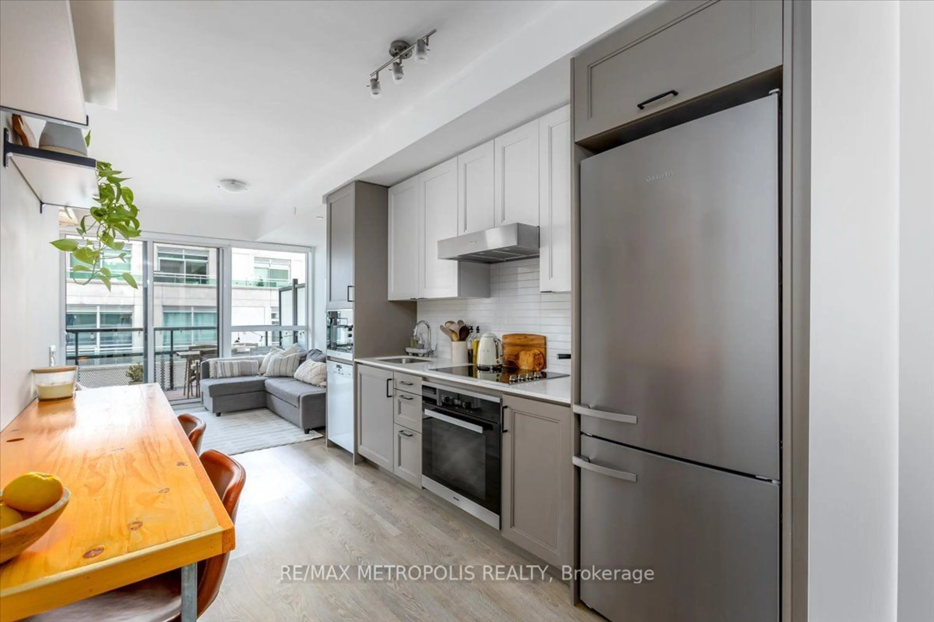 Open concept kitchen, unknown for 11 Lillian St #808, Toronto Ontario M4S 0C3