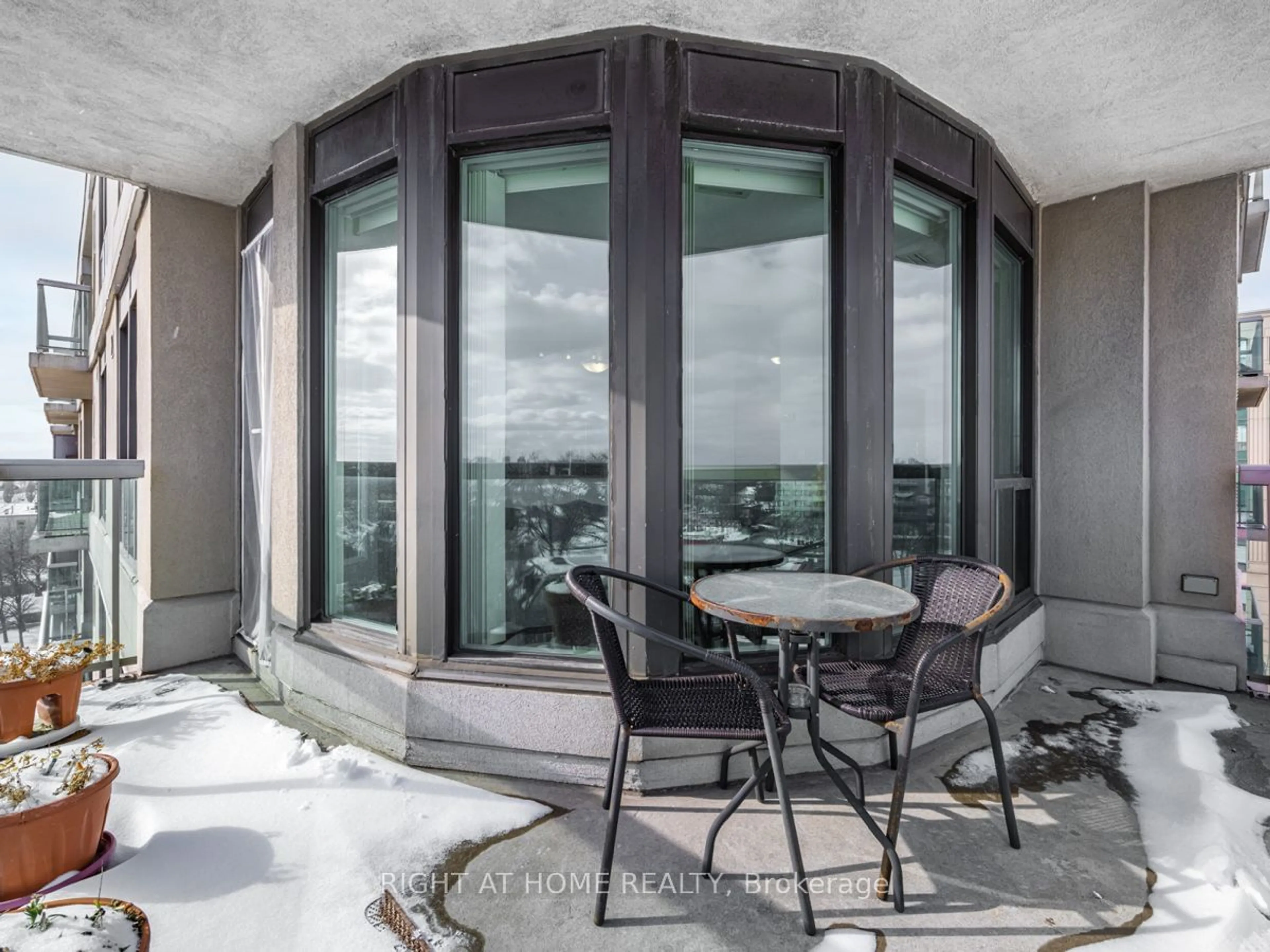 Balcony in the apartment, water/lake/river/ocean view for 935 Sheppard Ave #614, Toronto Ontario M3H 2T7