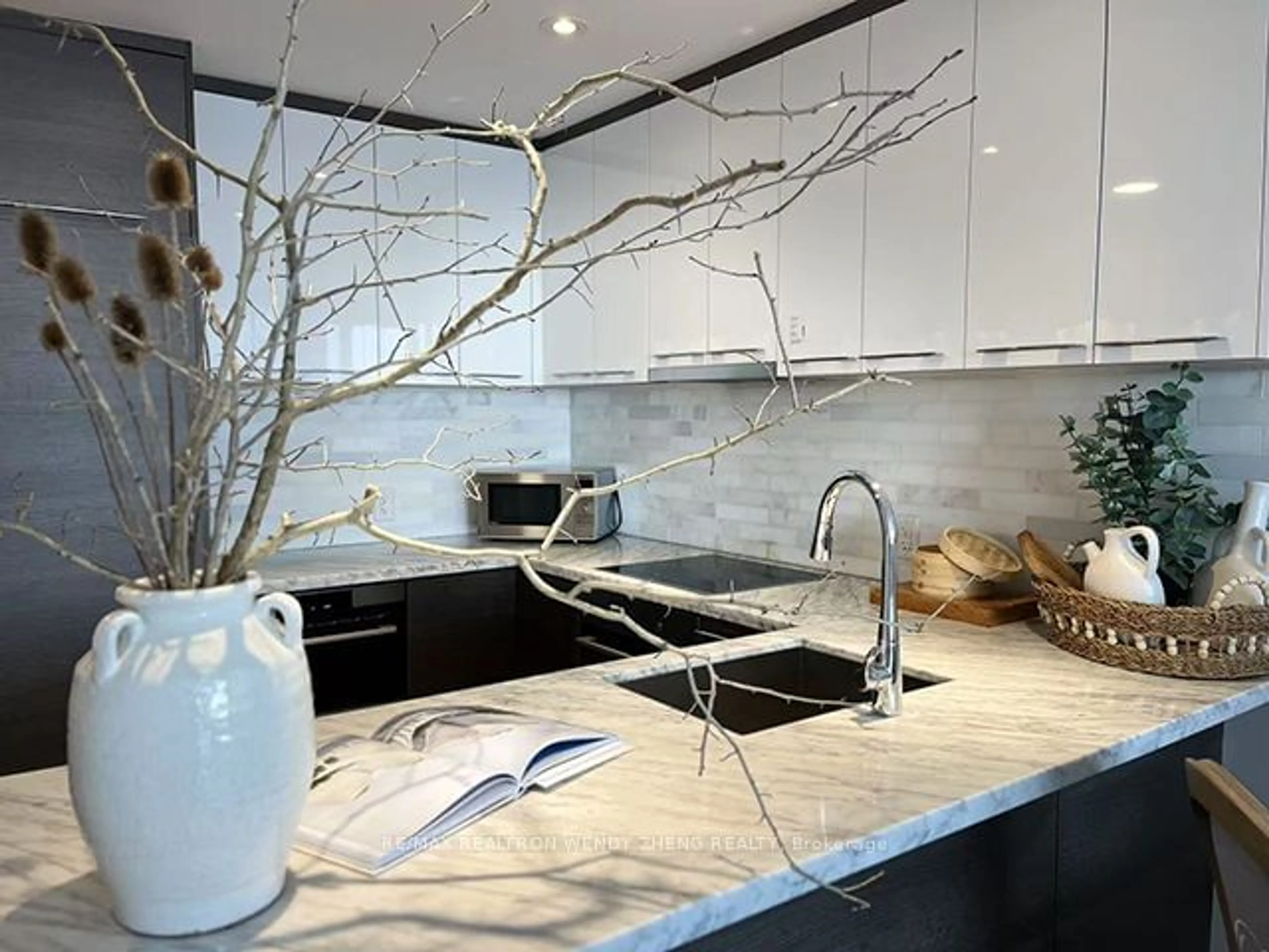 Contemporary kitchen, ceramic/tile floor for 488 University Ave #2012, Toronto Ontario M5G 0C1