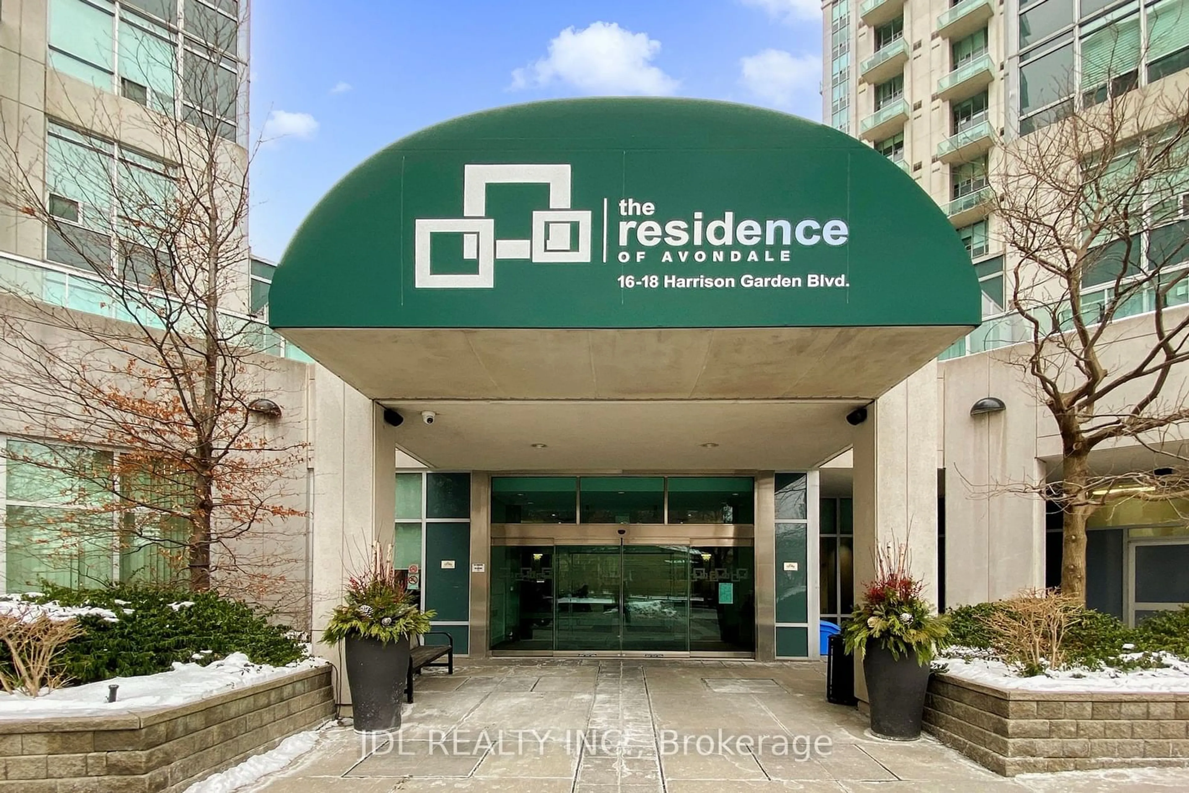 Indoor foyer for 18 Harrison Garden Blvd #811, Toronto Ontario M2N 7J7